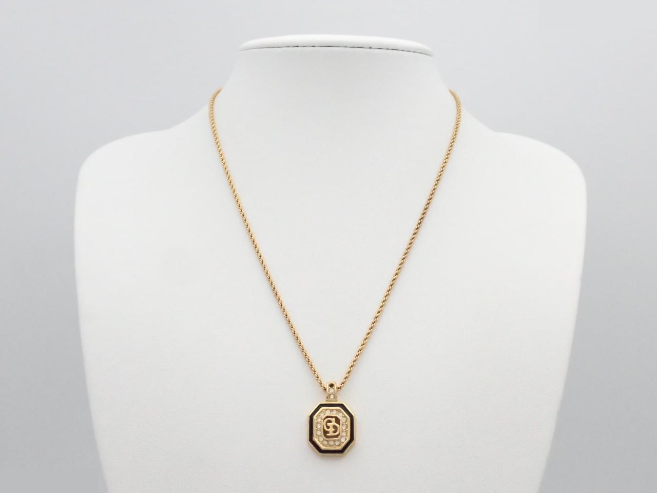Other lines: Precious metal necklaces and pendants, chain approximately 44cm. — view 3