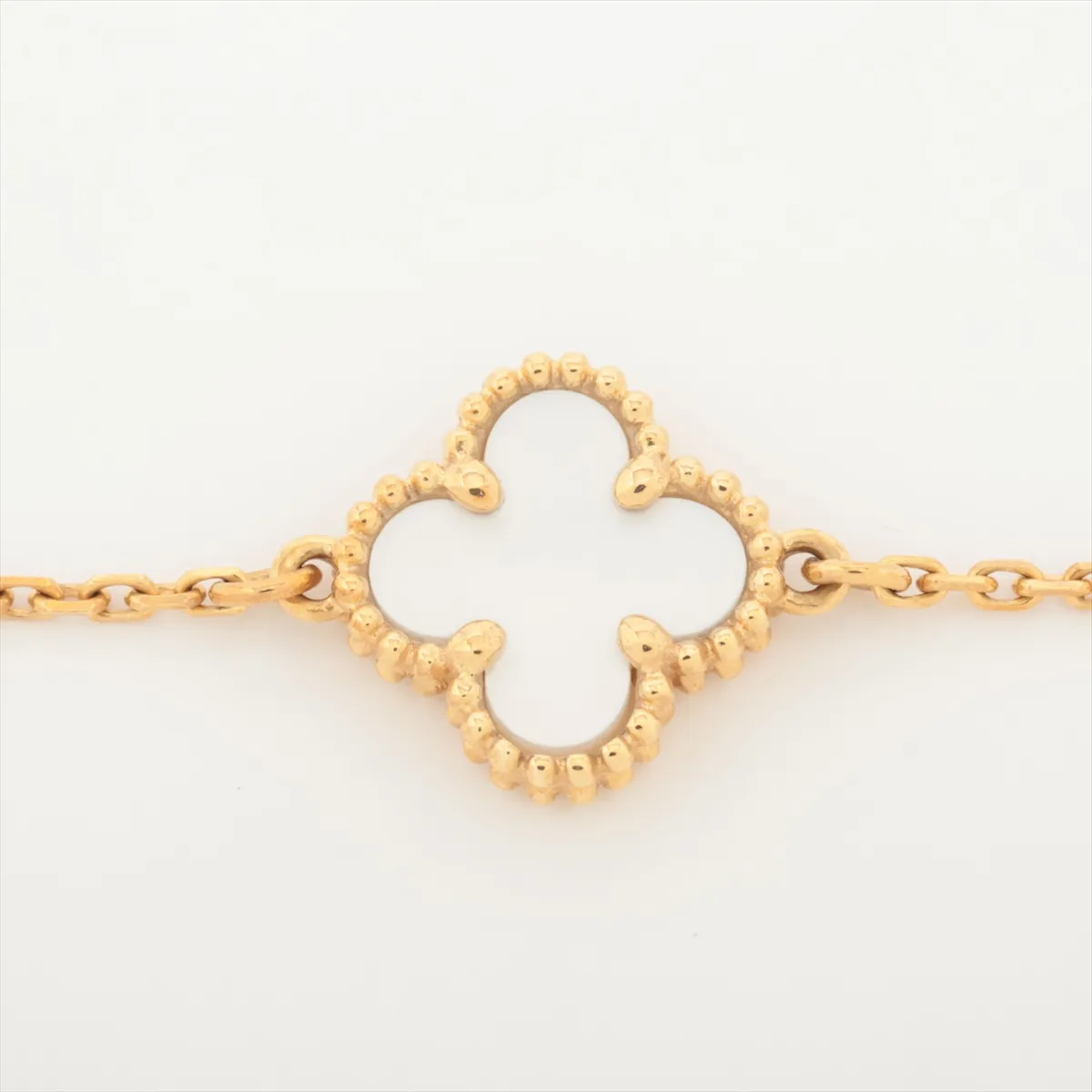 Sweet Alhambra Shell Bracelet 750(YG) 1.9g JD152374 Shell — view 3
