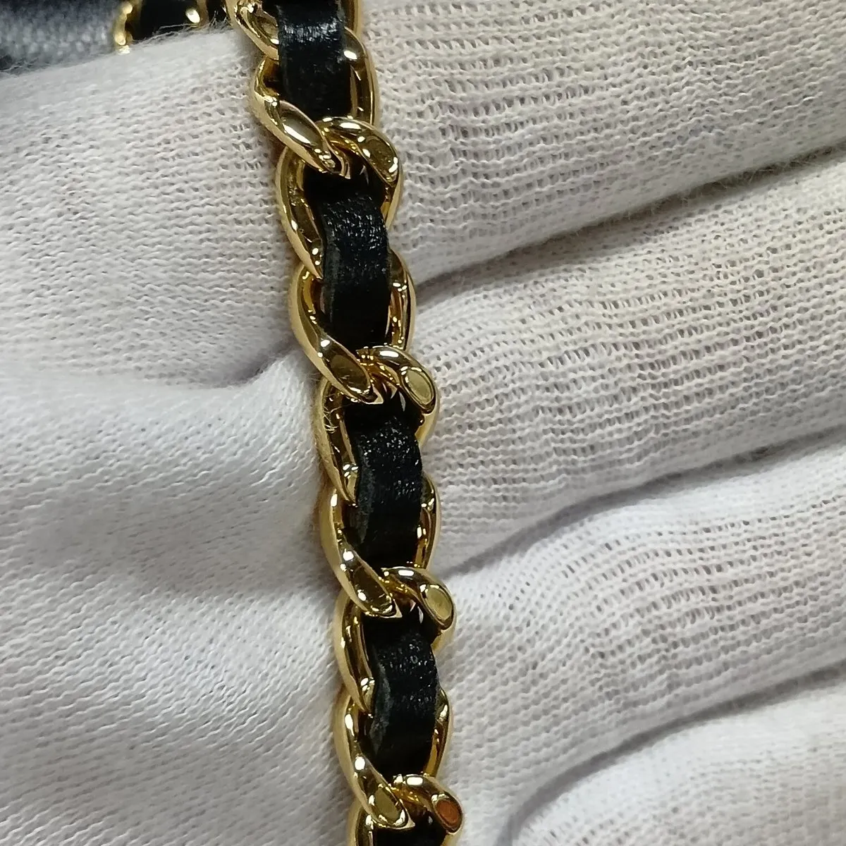 [Individually packaged] Chanel Matelassé Lambskin Chain Shoulder Bag Bowling Bag Black Gold Hardware K6HH849C Random Serial Number — view 14