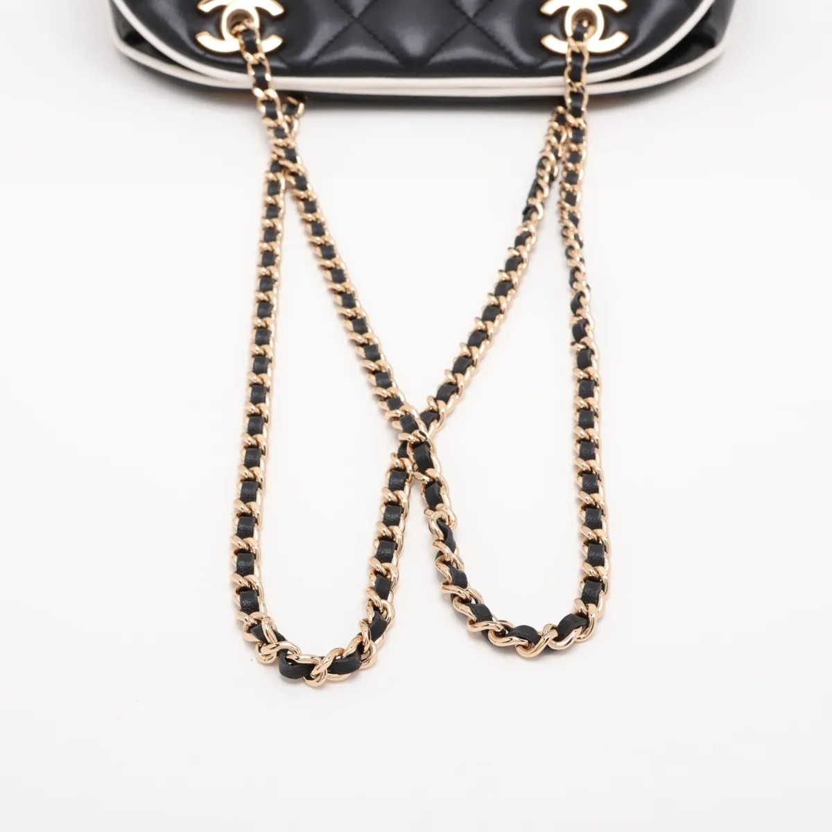 [Individually packaged] Chanel Matelassé Lambskin Chain Shoulder Bag Bowling Bag Black Gold Hardware K6HH849C Random Serial Number — view 5