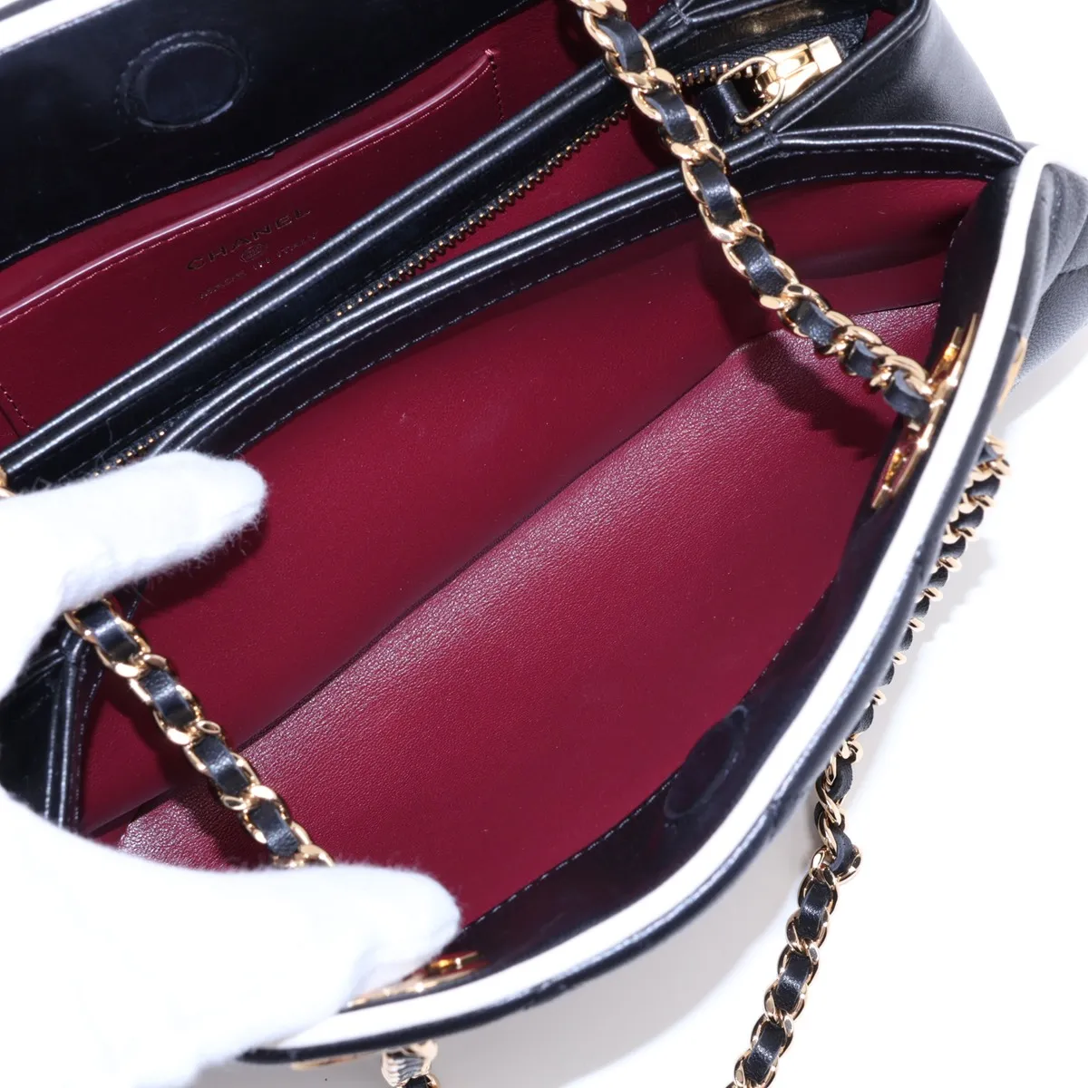[Individually packaged] Chanel Matelassé Lambskin Chain Shoulder Bag Bowling Bag Black Gold Hardware K6HH849C Random Serial Number — view 7