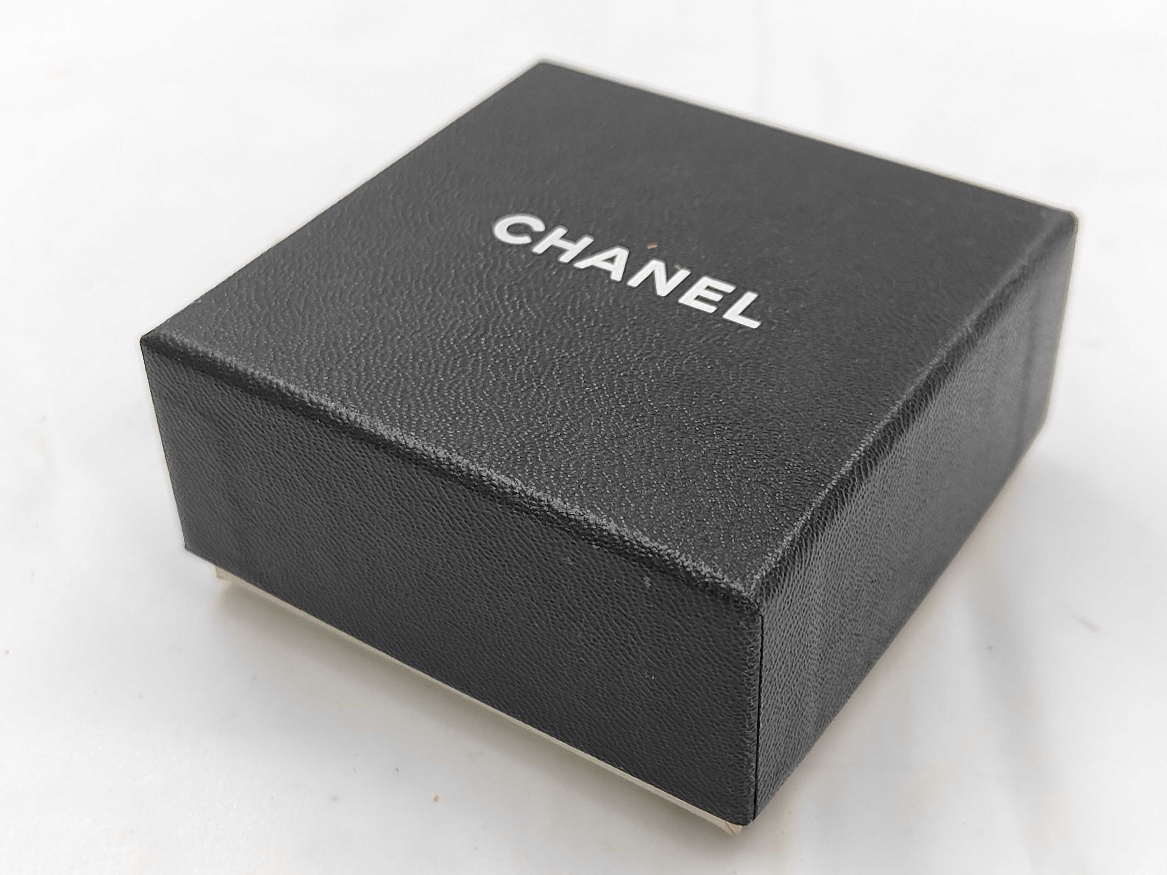 earrings with box, Matelassé style. — view 9