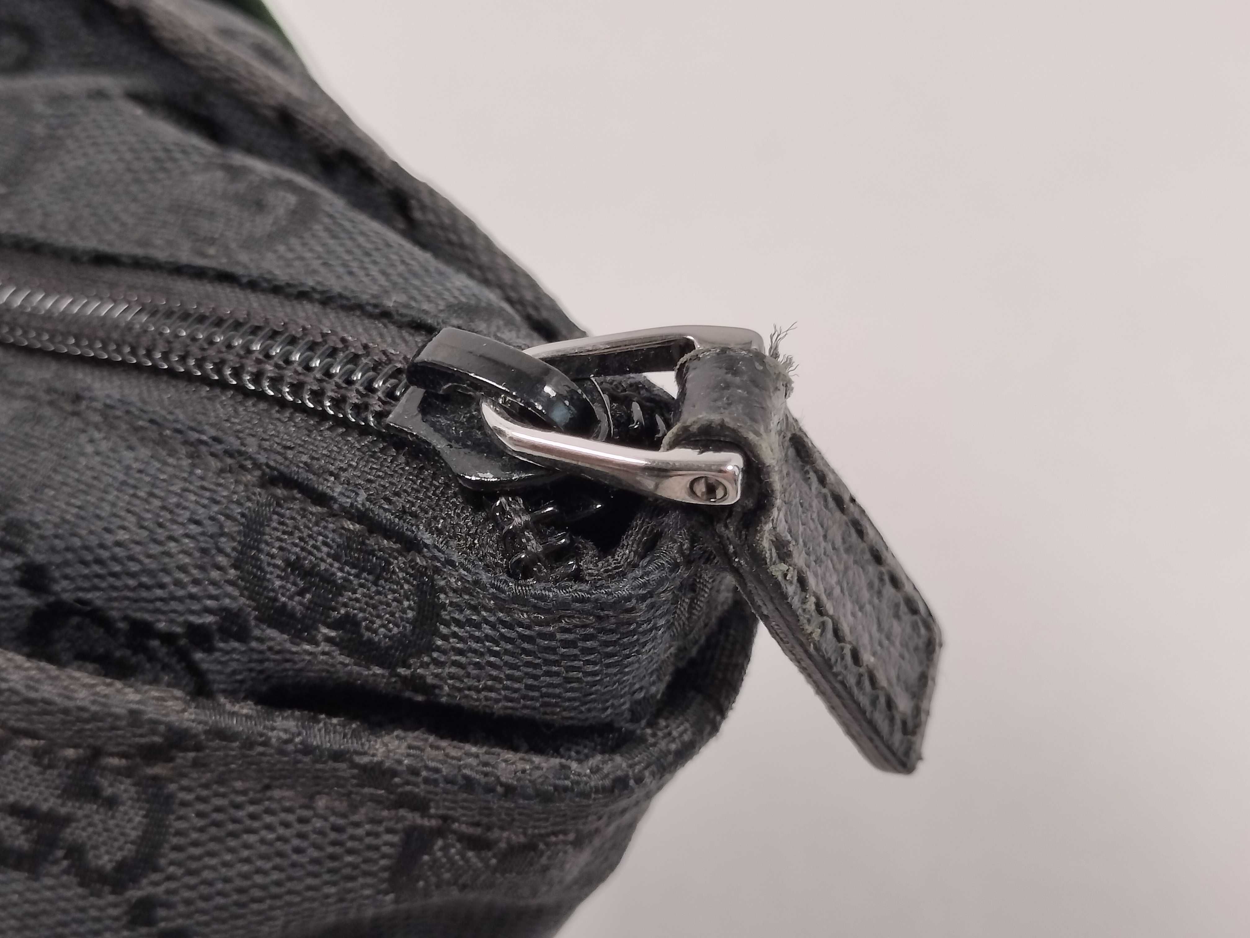 GG Canvas Gucci Canvas Handbag — view 9