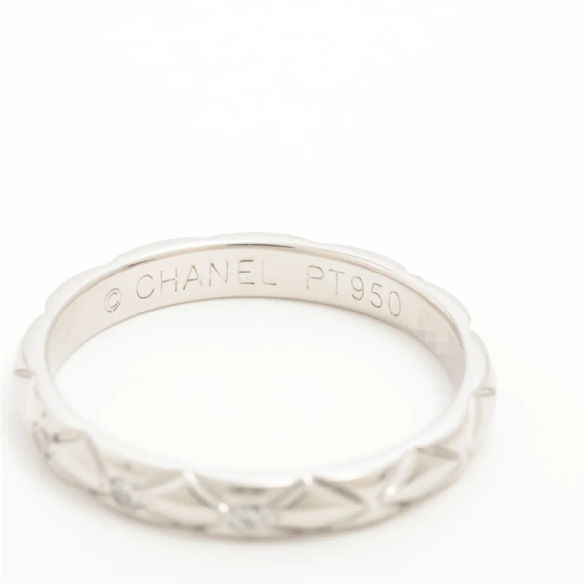 Matelassé 3-Diamond Ring, Pt950, 2.7g, Size 47, S37005. (Dents, damaged hallmark) — view 3