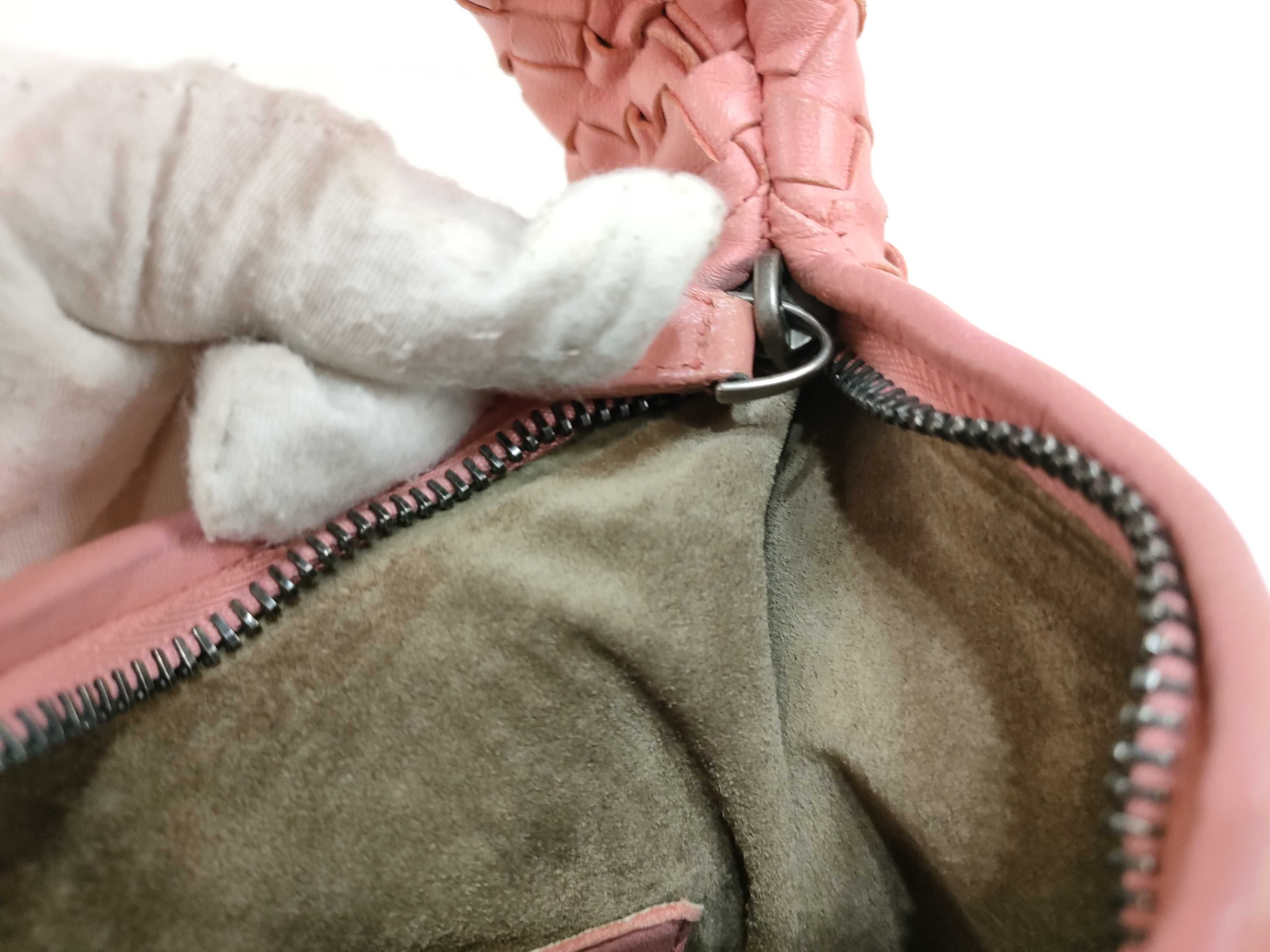 Intrecciato Hobo One-Shoulder Handbag — view 13