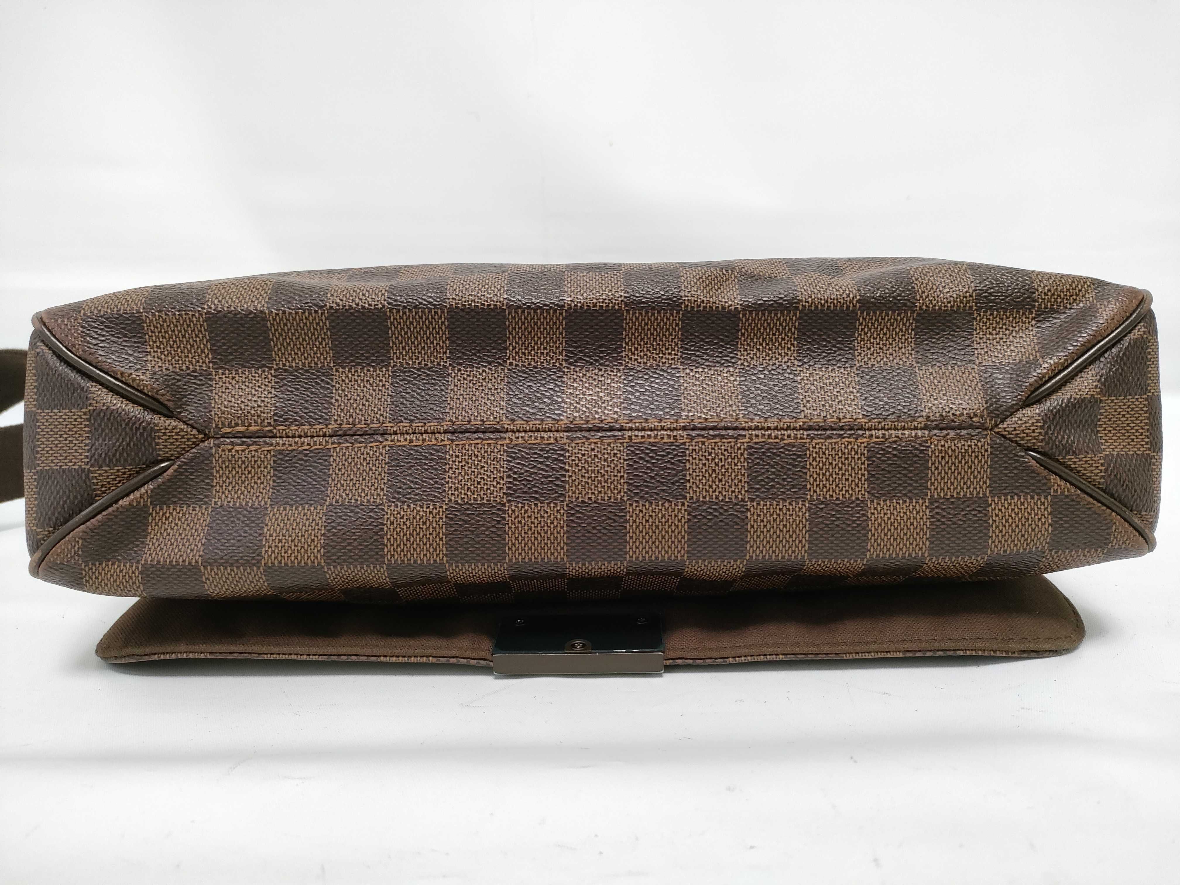 Damier Louis Vuitton Damier Shoulder Bag — view 3