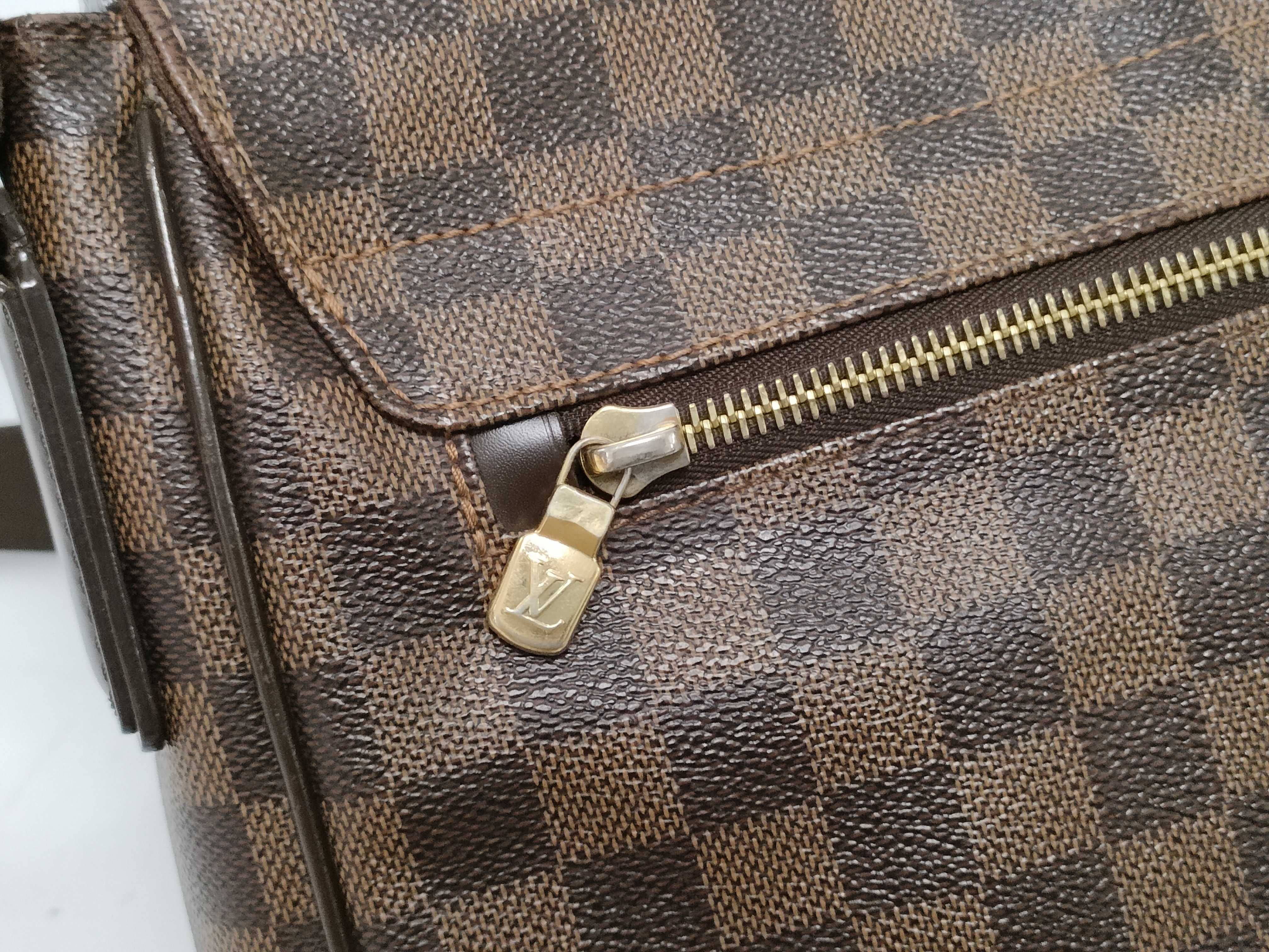Damier Louis Vuitton Damier Shoulder Bag — view 6