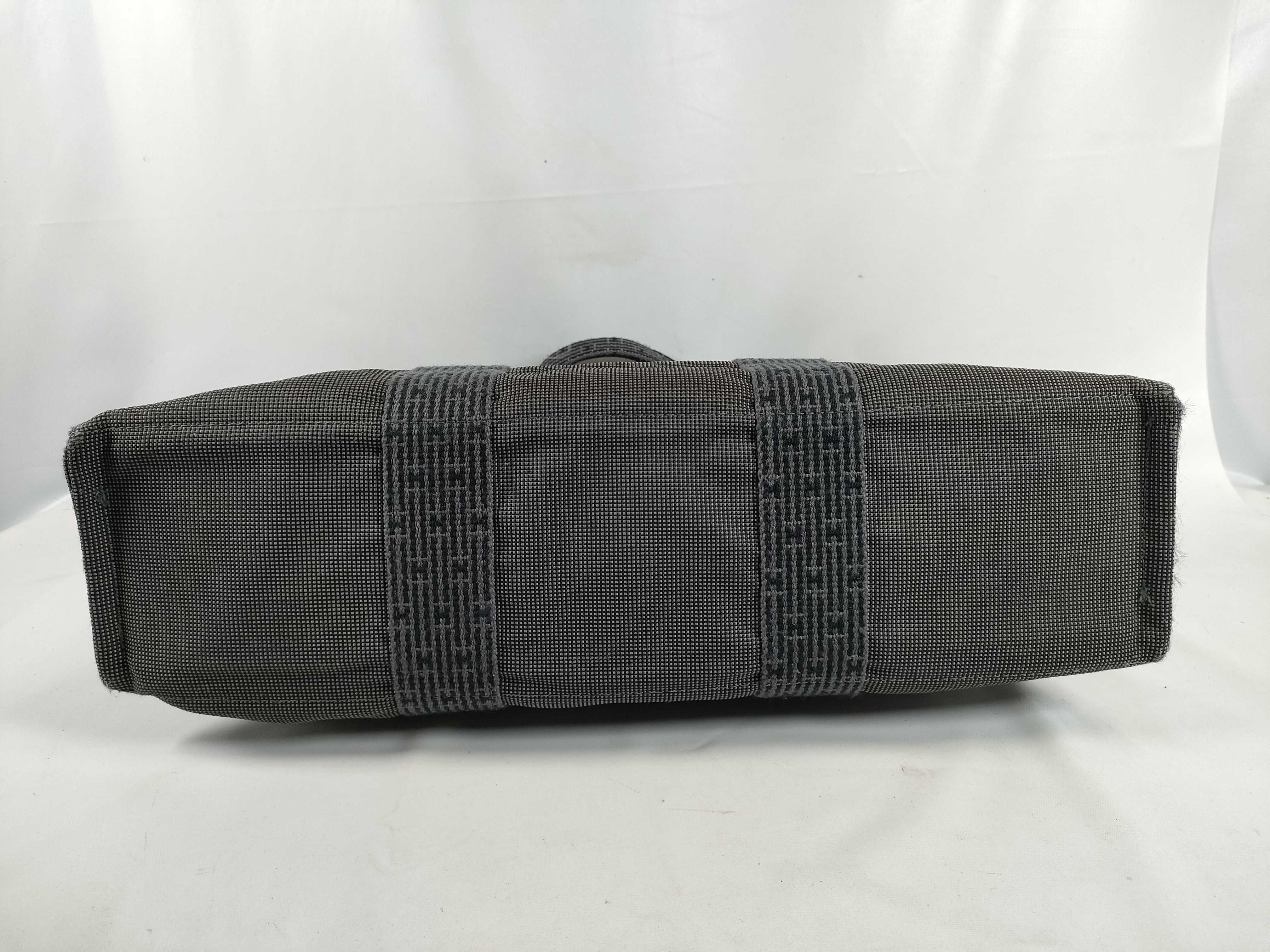 Herline MM Canvas Tote Bag in Grey with Silver Hardware and Padlock — view 7