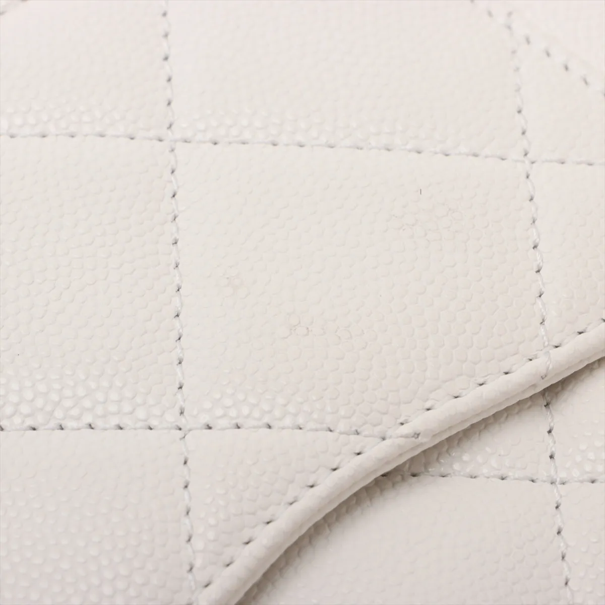 Matelasse caviar skin chain shoulder bag white gold hardware E07JLC09 random plate — view 9