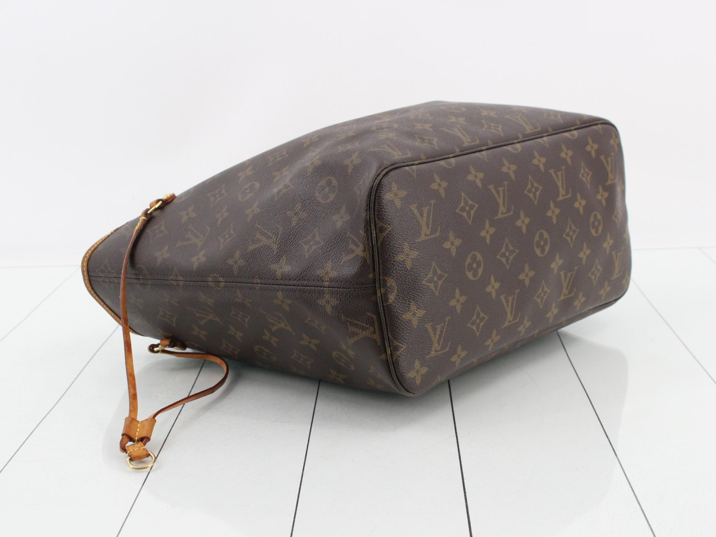 Monogram Neverfull MM Tote Bag — view 5