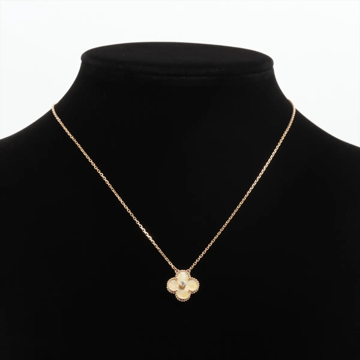 Vintage Alhambra Golden Shell Diamond Necklace, 750 (Yellow Gold), 6.4g, JA172660, Stone — view 5