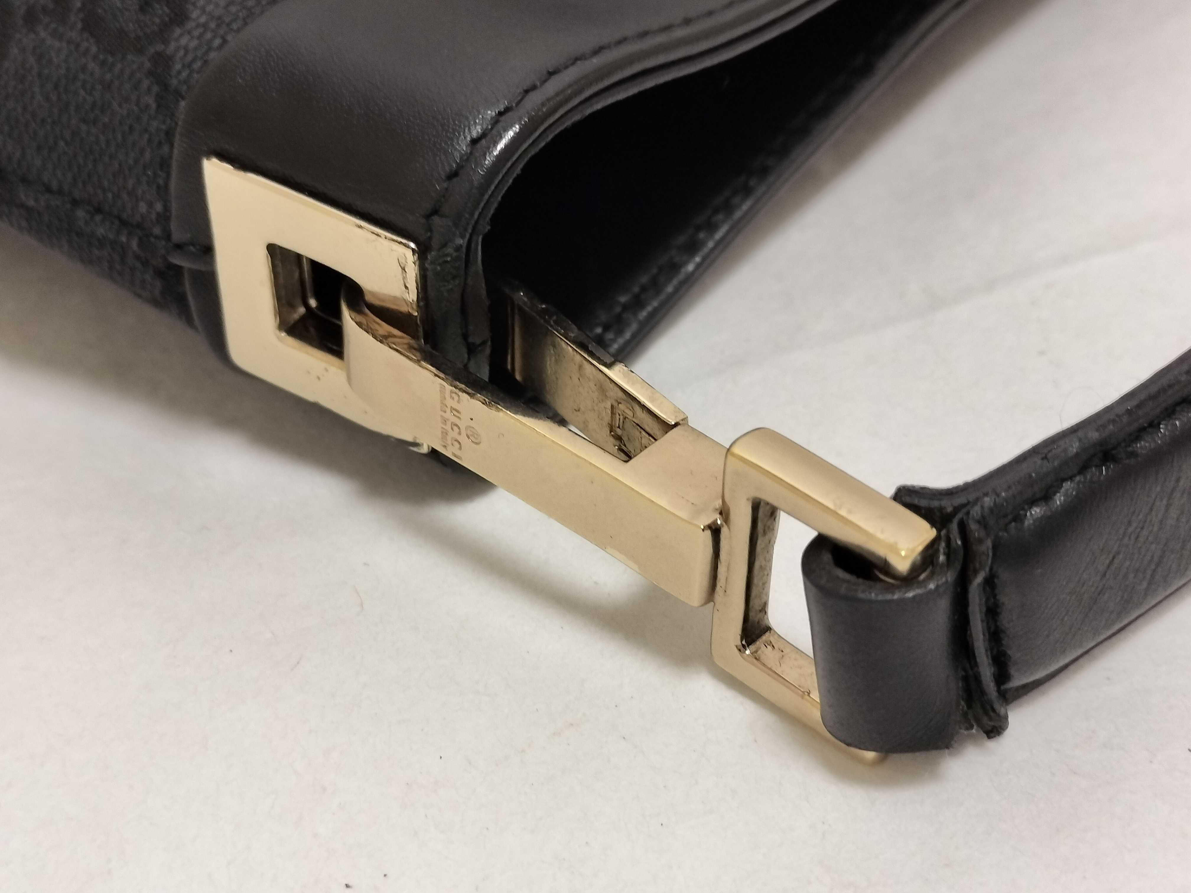 GG Canvas One-Shoulder Bag — view 5