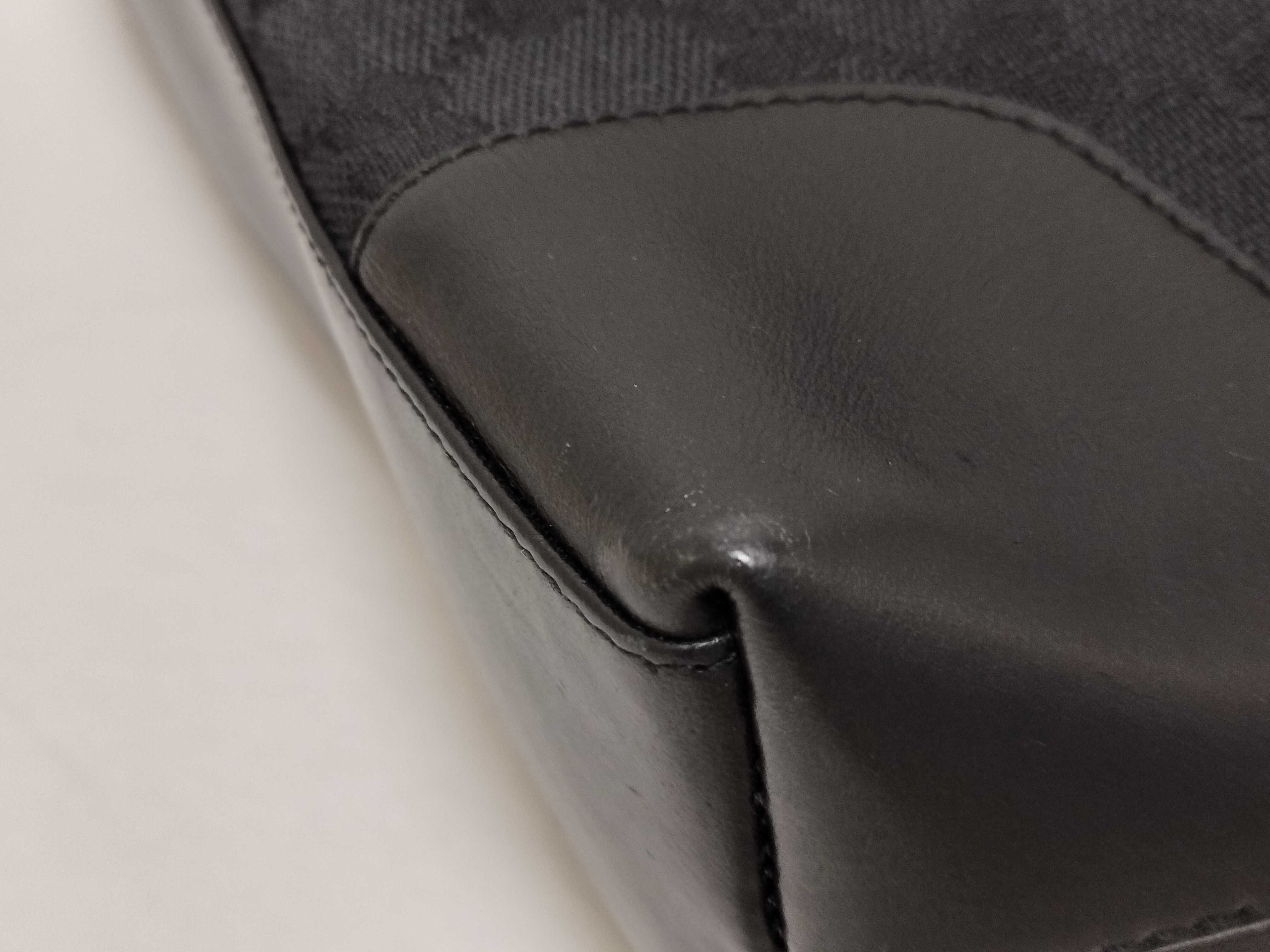 GG Canvas One-Shoulder Bag — view 6