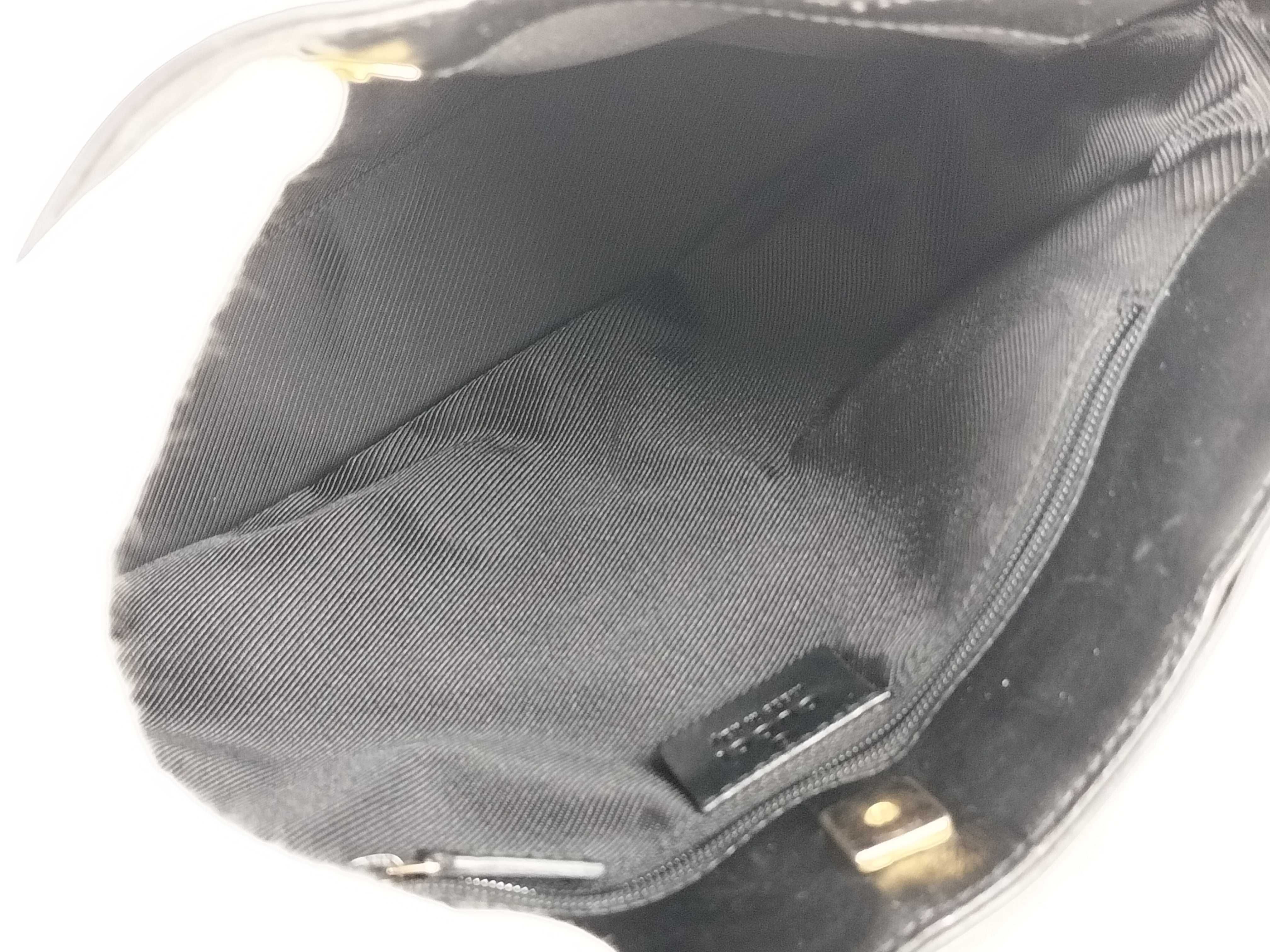 GG Canvas One-Shoulder Bag — view 9