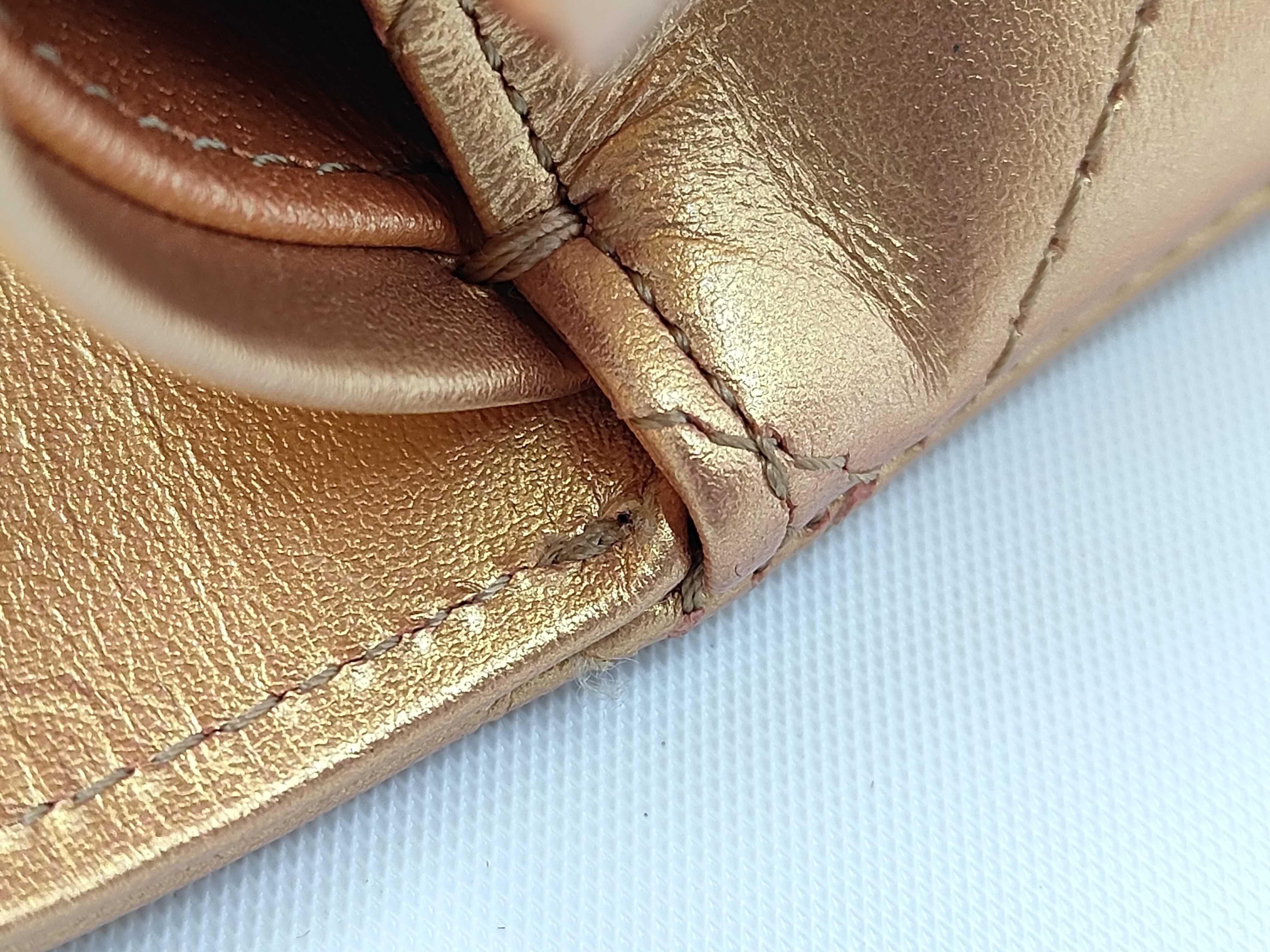 Matelassé 23 Lambskin Metallic Gold Hardware Double Flap Shoulder Bag with Serial Number Plate — view 8