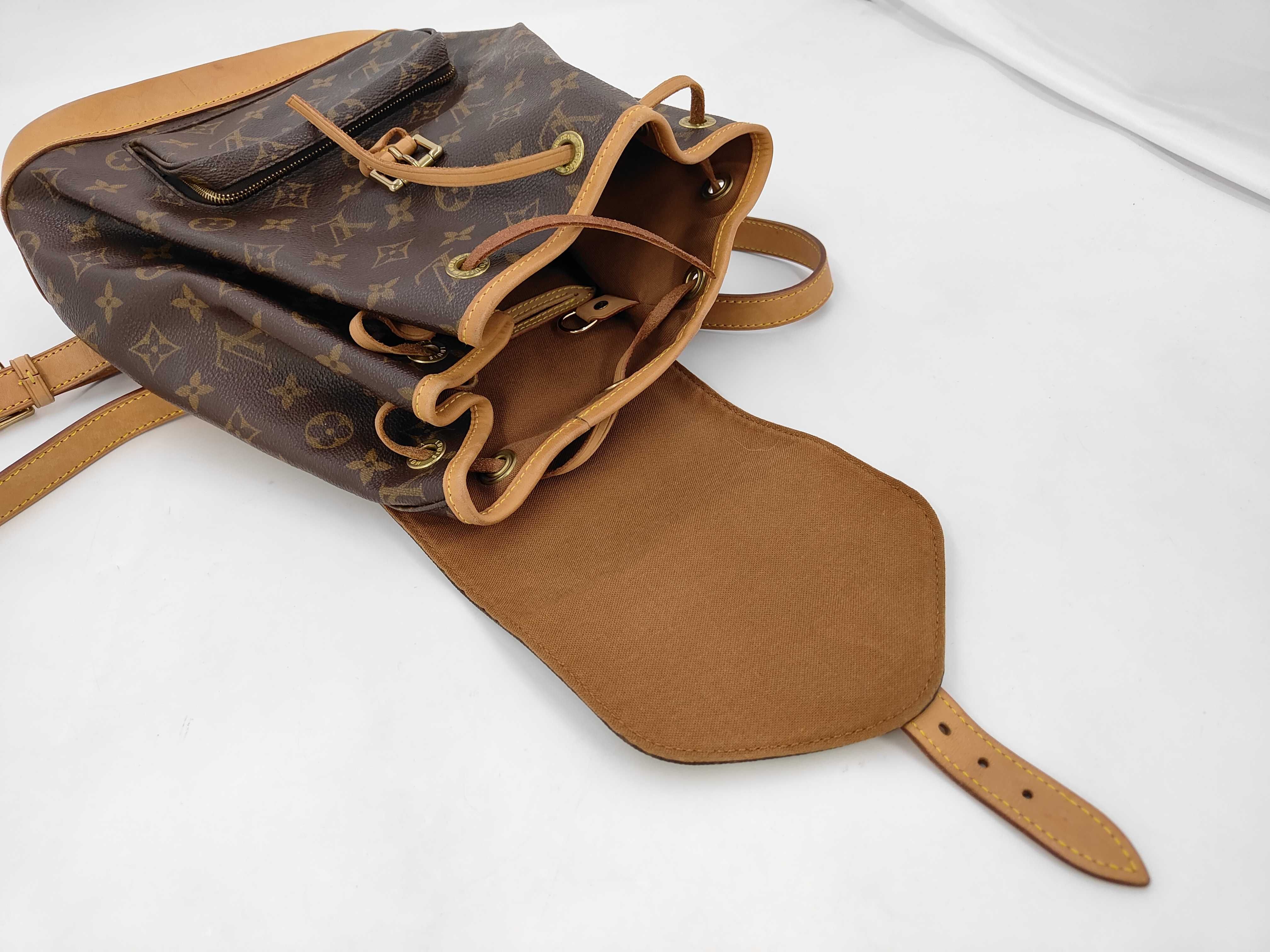 Monogram Louis Vuitton Montsouris MM Backpack Monogram M51136 Backpack — view 11