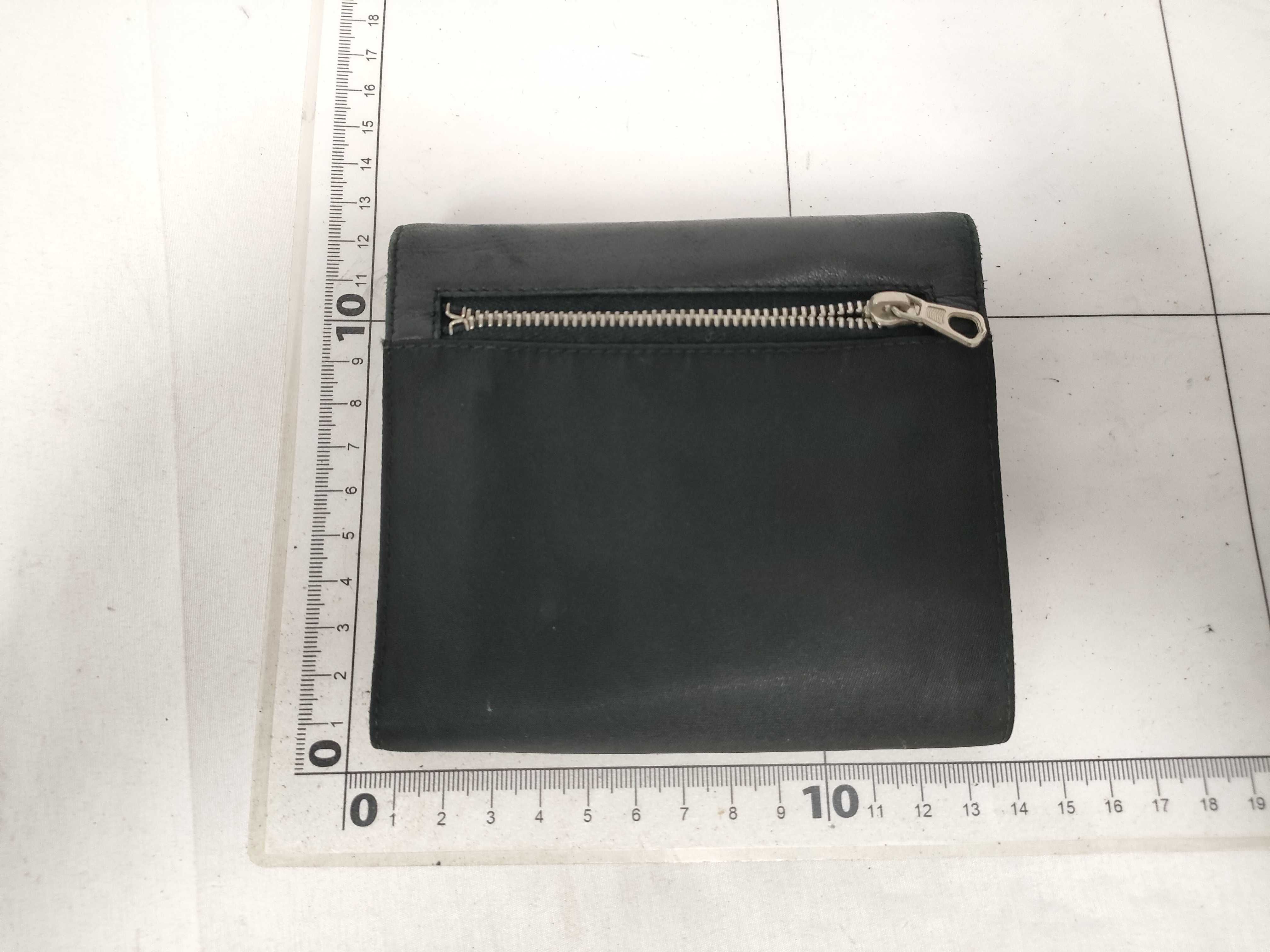 wallet — view 2