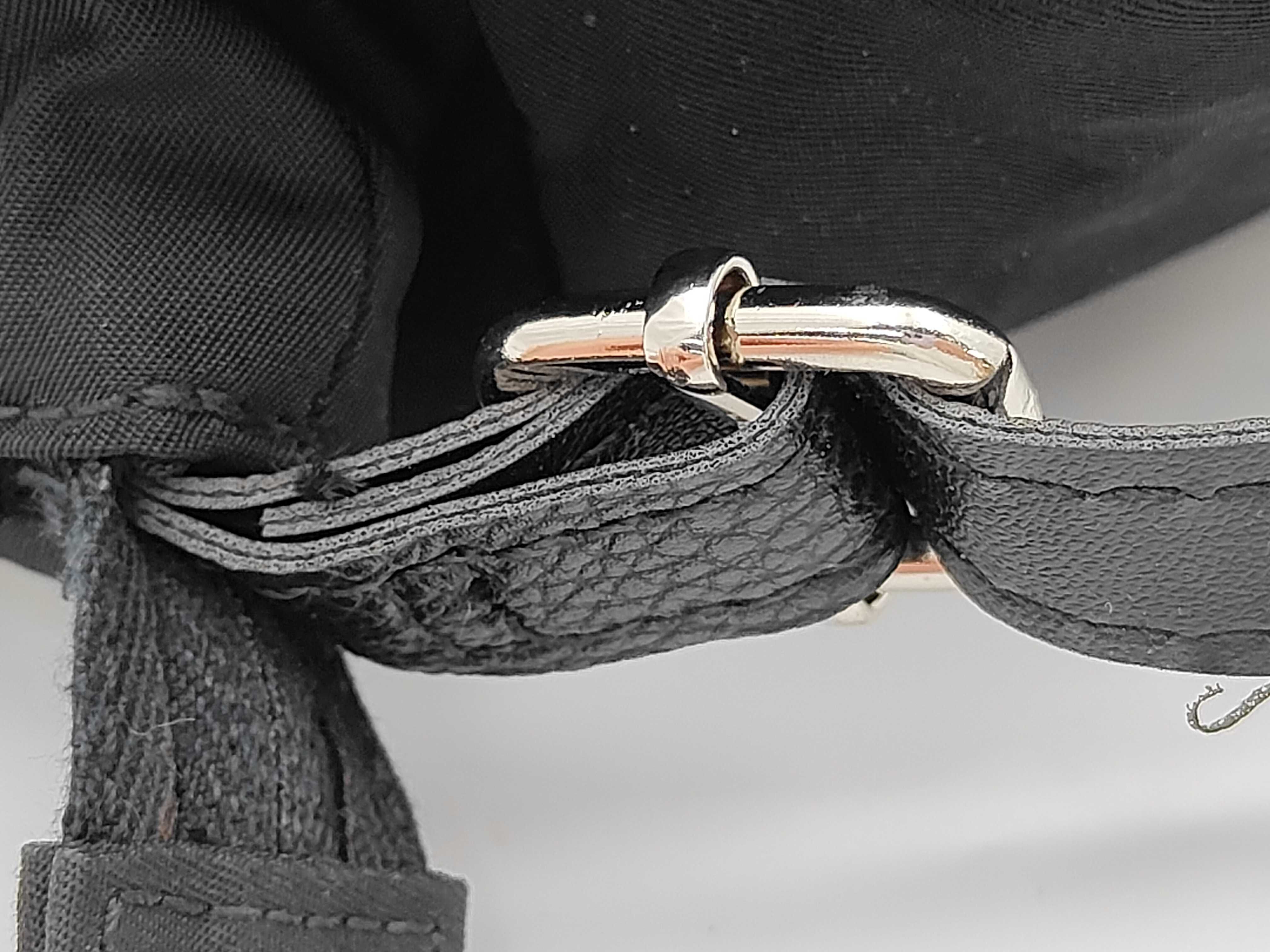 black pouch, with accessories, shoulder bag. — view 5