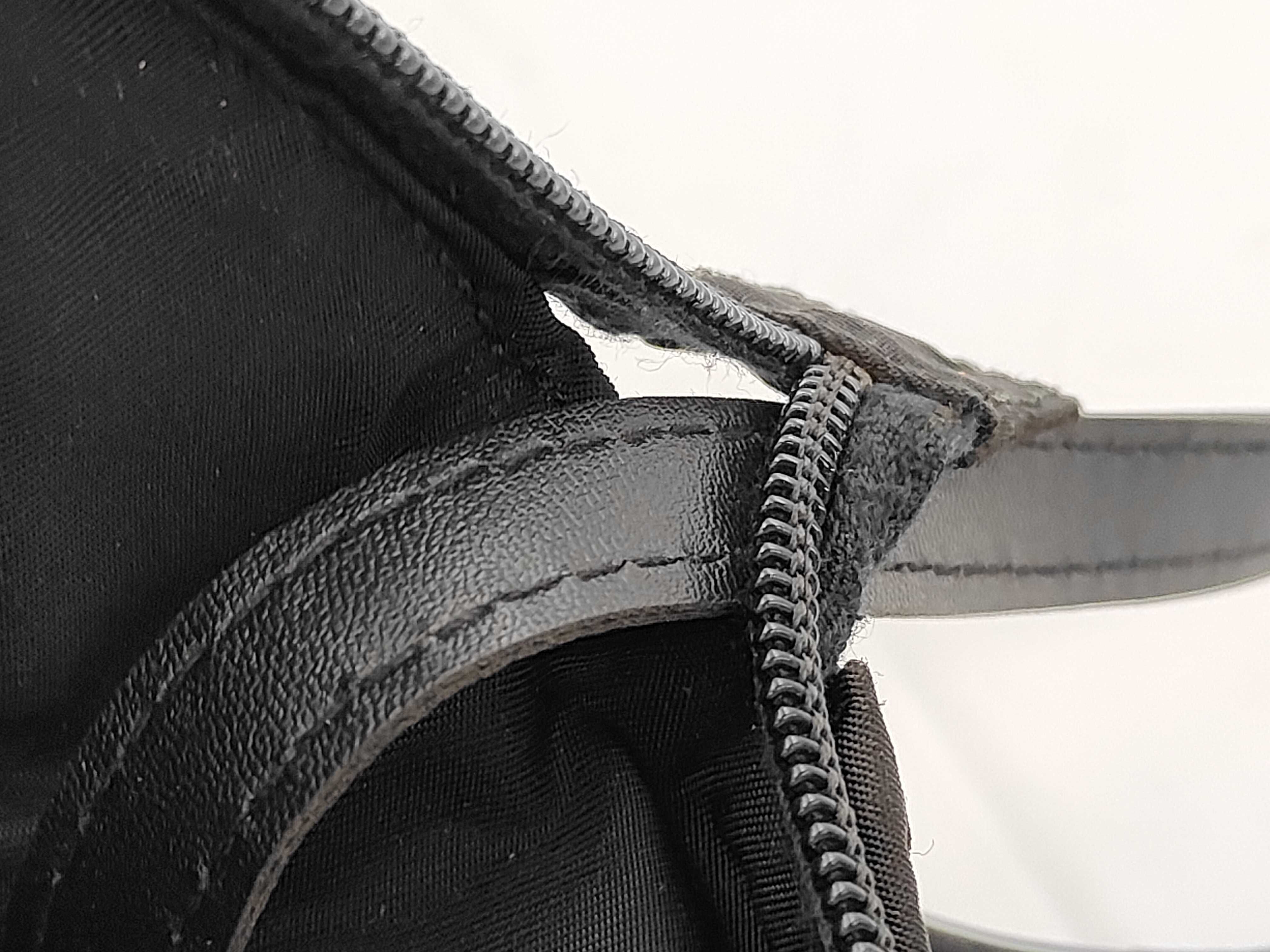 black pouch, with accessories, shoulder bag. — view 9