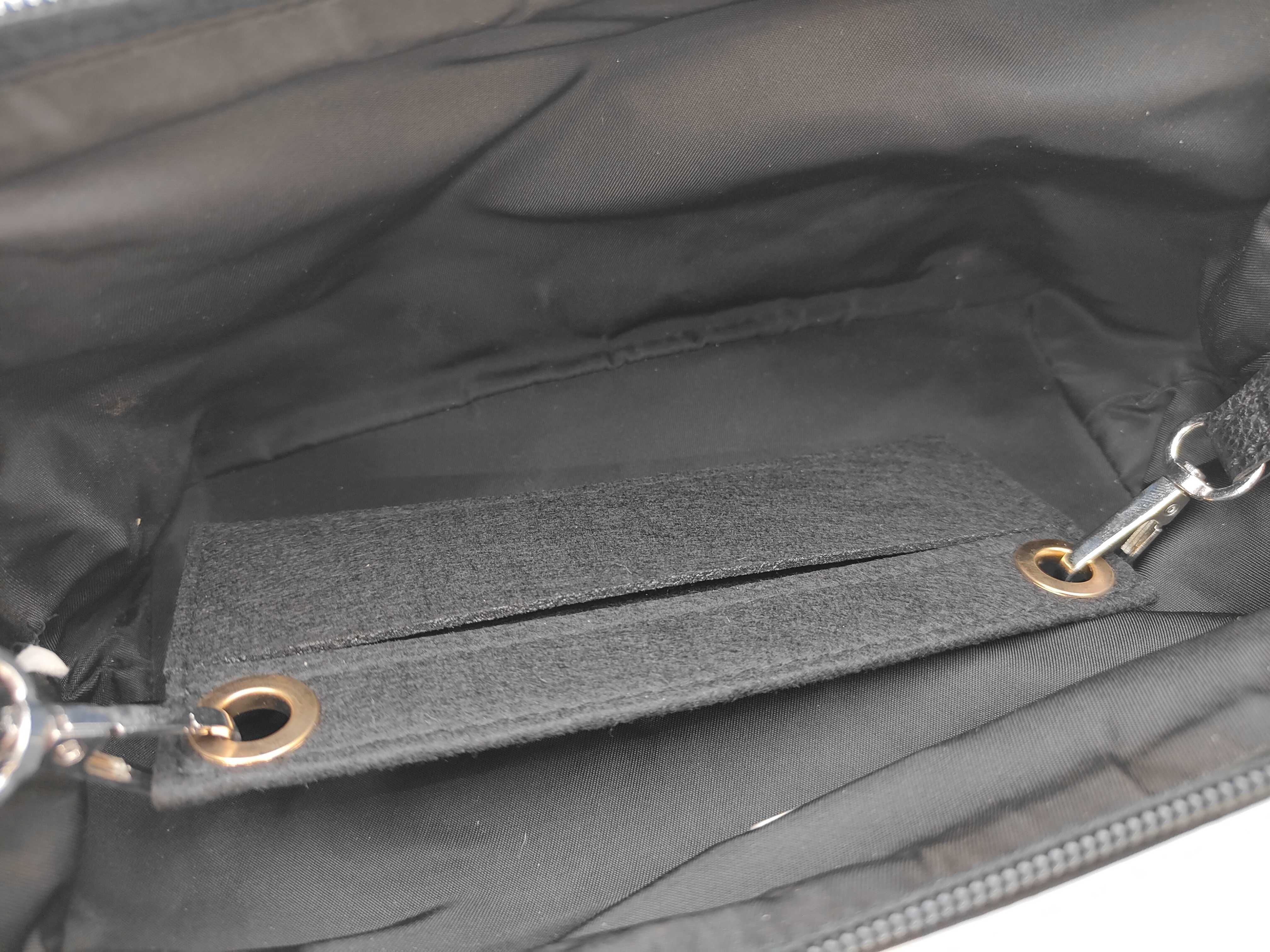 black pouch, with accessories, shoulder bag. — view 10
