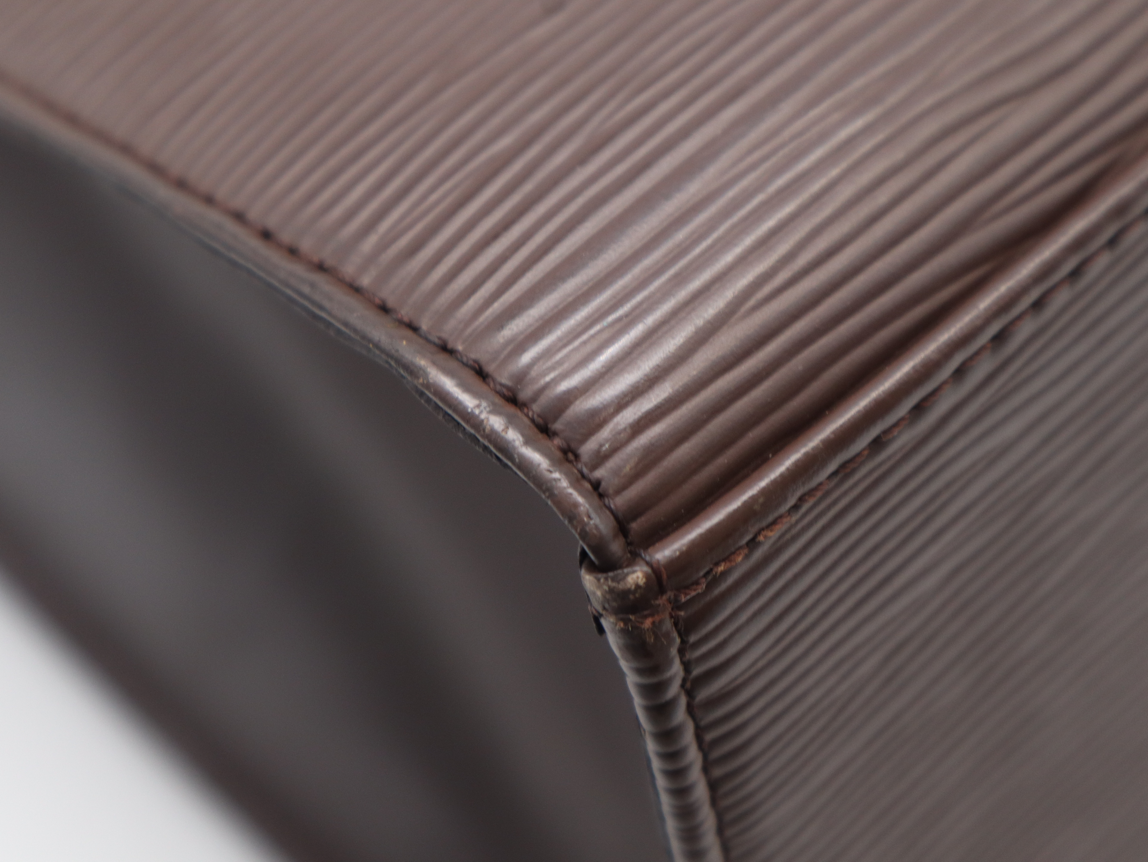 M5249D Epi Croisette PM Mocha Tote Bag — view 9