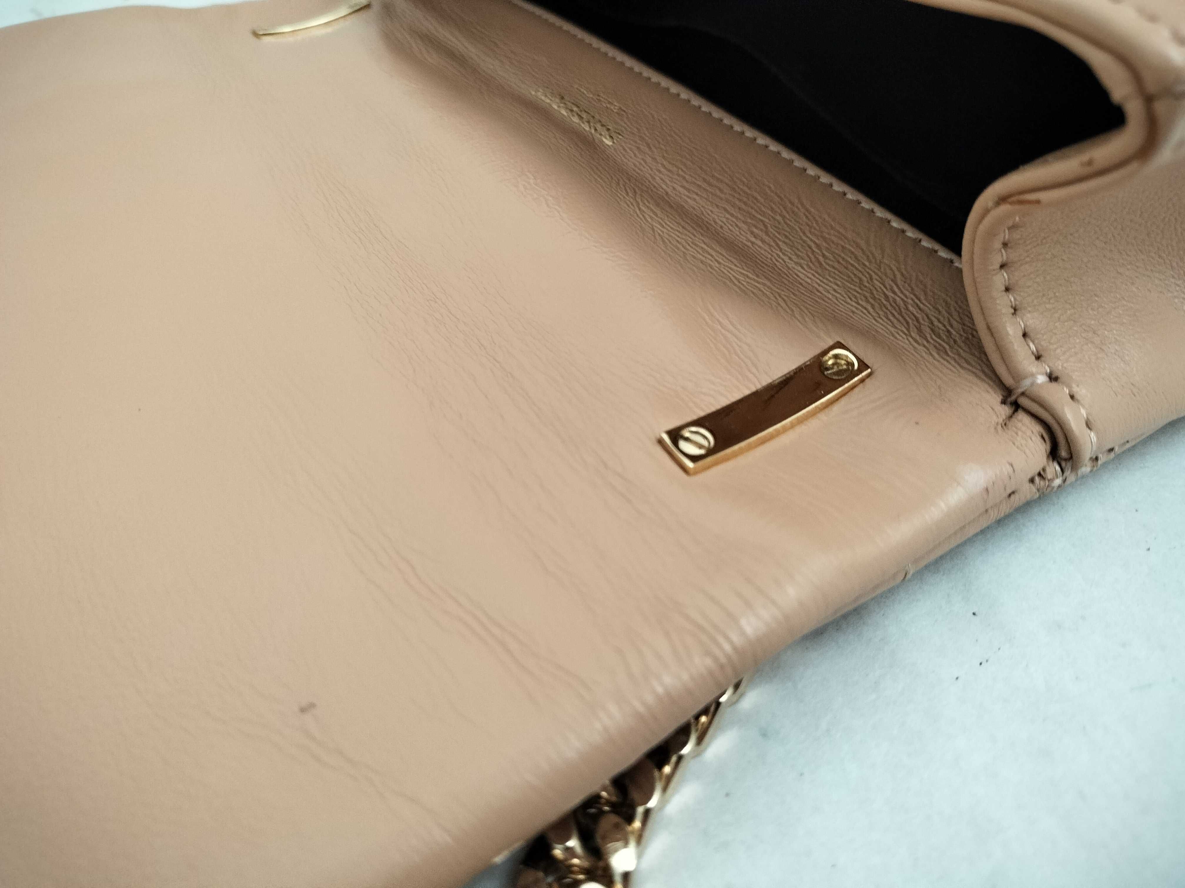 Laura Small Shoulder Bag TB Gold Hardware Shoulder Bag — view 14