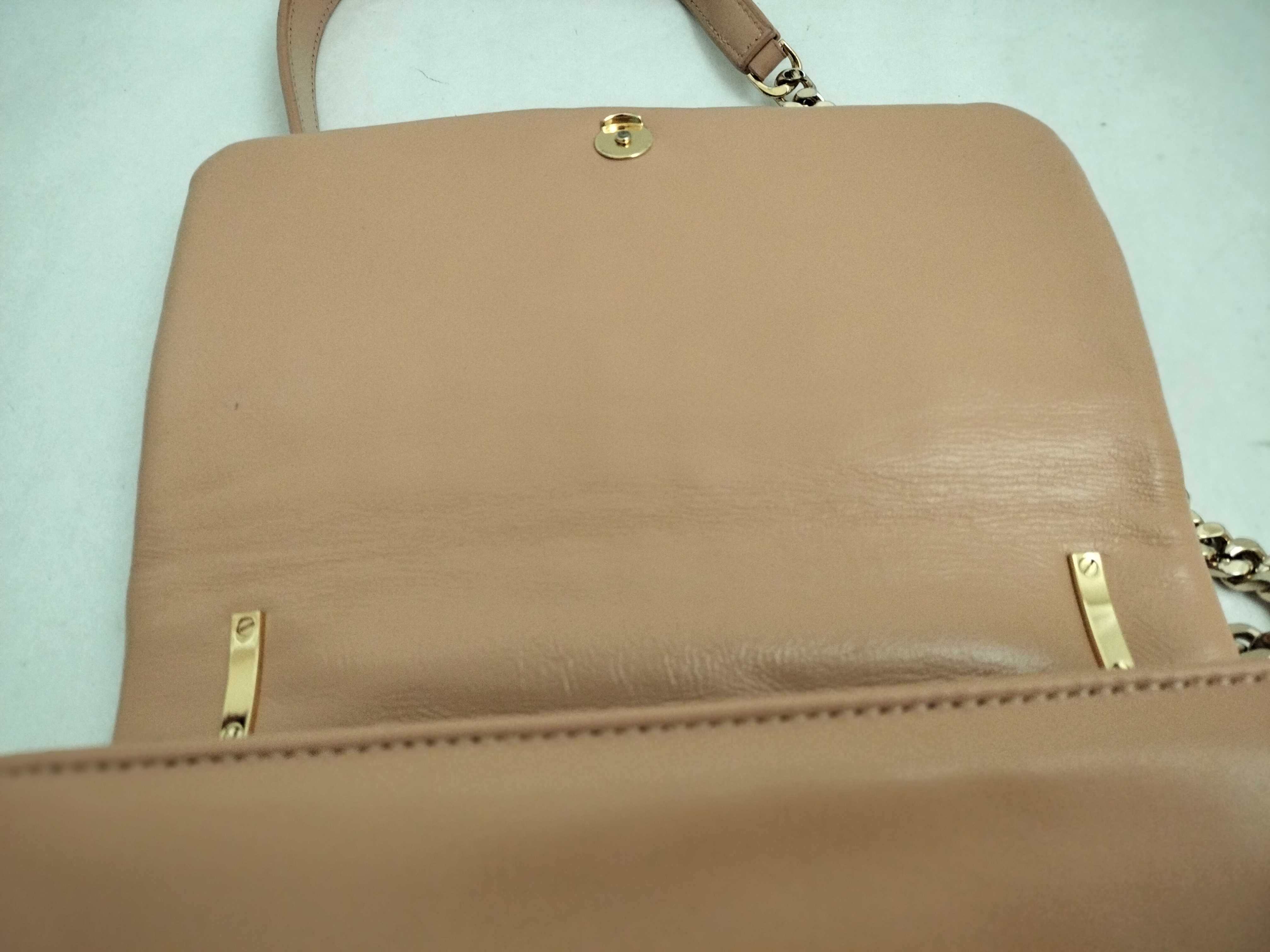 Laura Small Shoulder Bag TB Gold Hardware Shoulder Bag — view 8