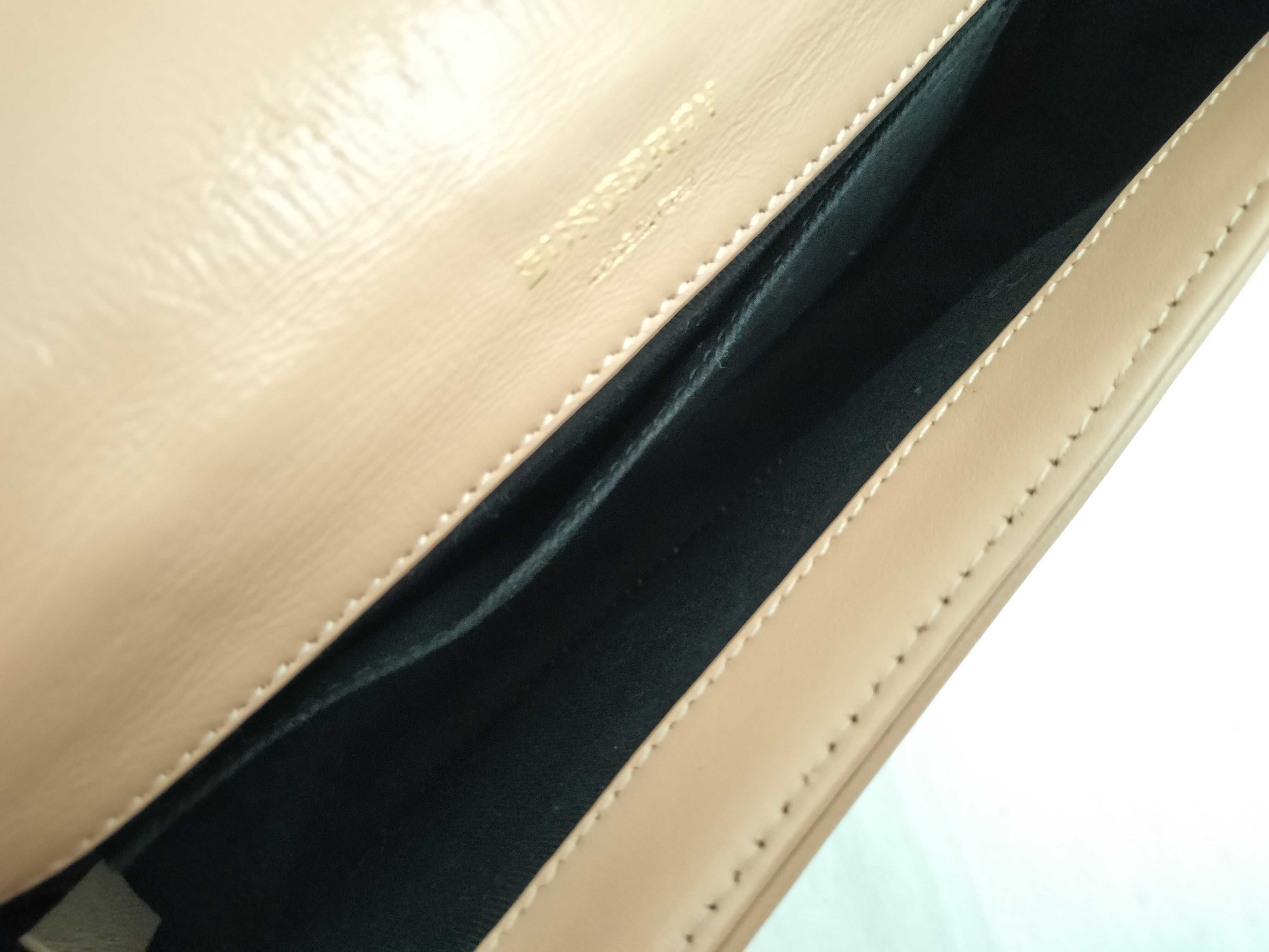 Laura Small Shoulder Bag TB Gold Hardware Shoulder Bag — view 10