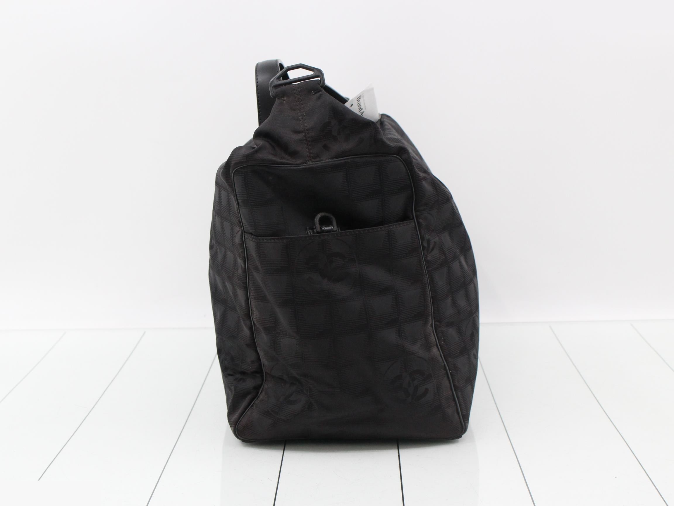 New Travel Line Boston Bag, with belt and guarantee. — view 4