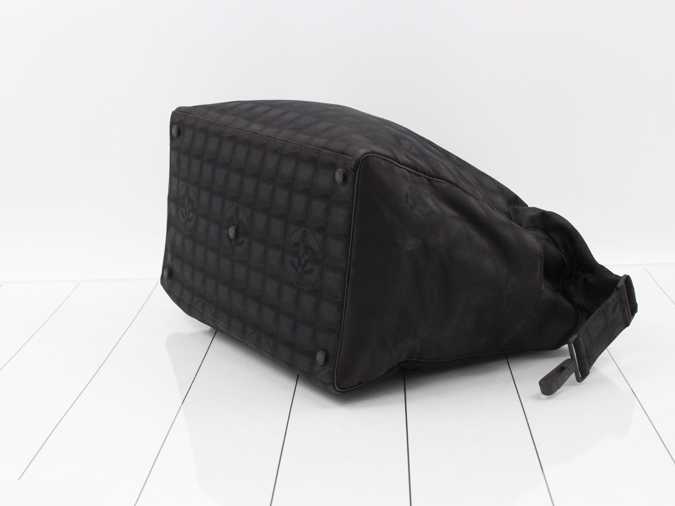 New Travel Line Boston Bag, with belt and guarantee. — view 6
