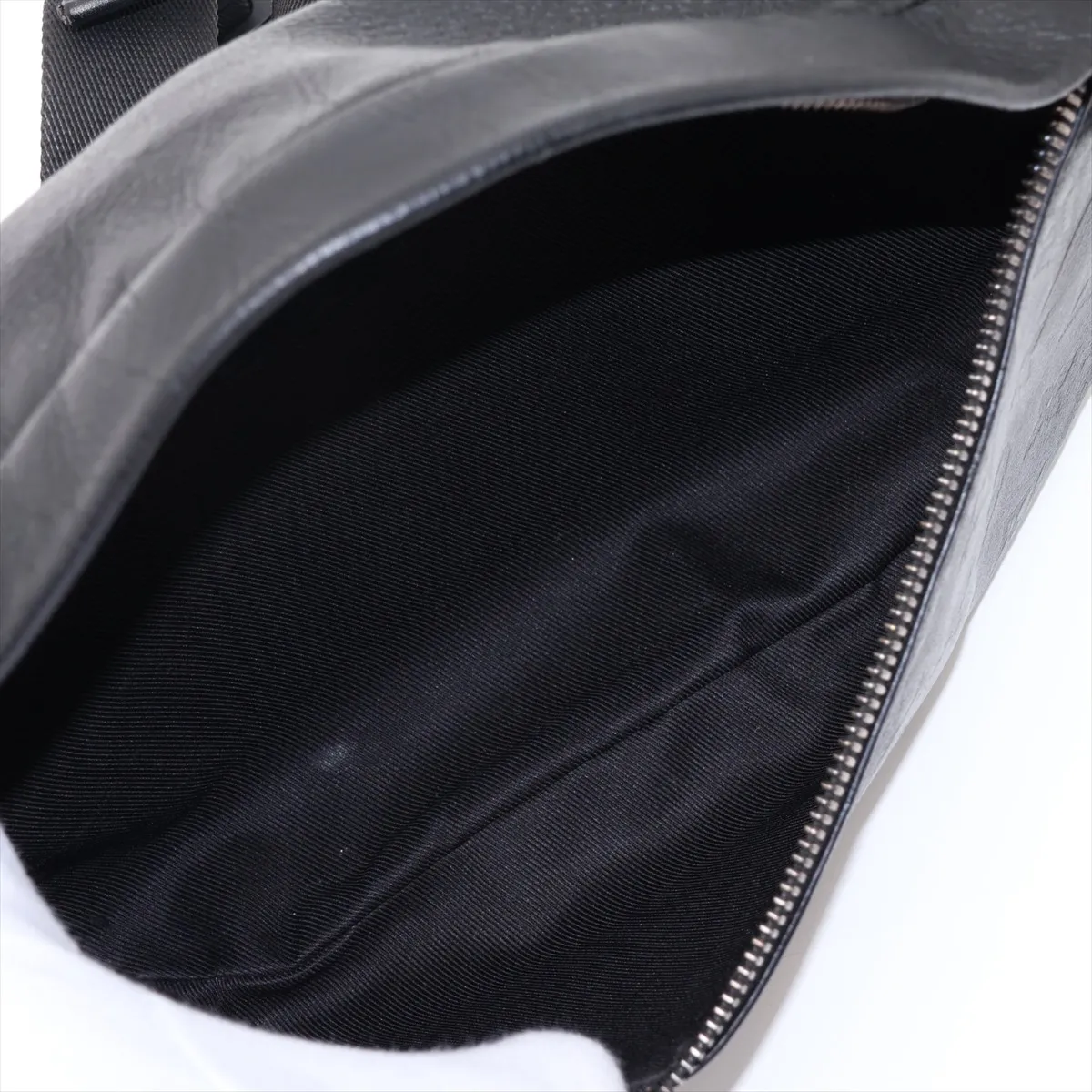 Monogram Shadow Discovery Bum Bag PM M46036 MI4199 Black — view 6