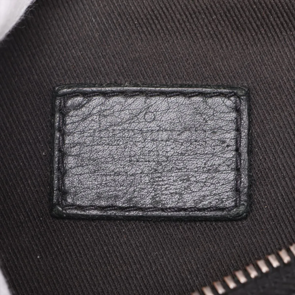 Monogram Shadow Discovery Bum Bag PM M46036 MI4199 Black — view 8