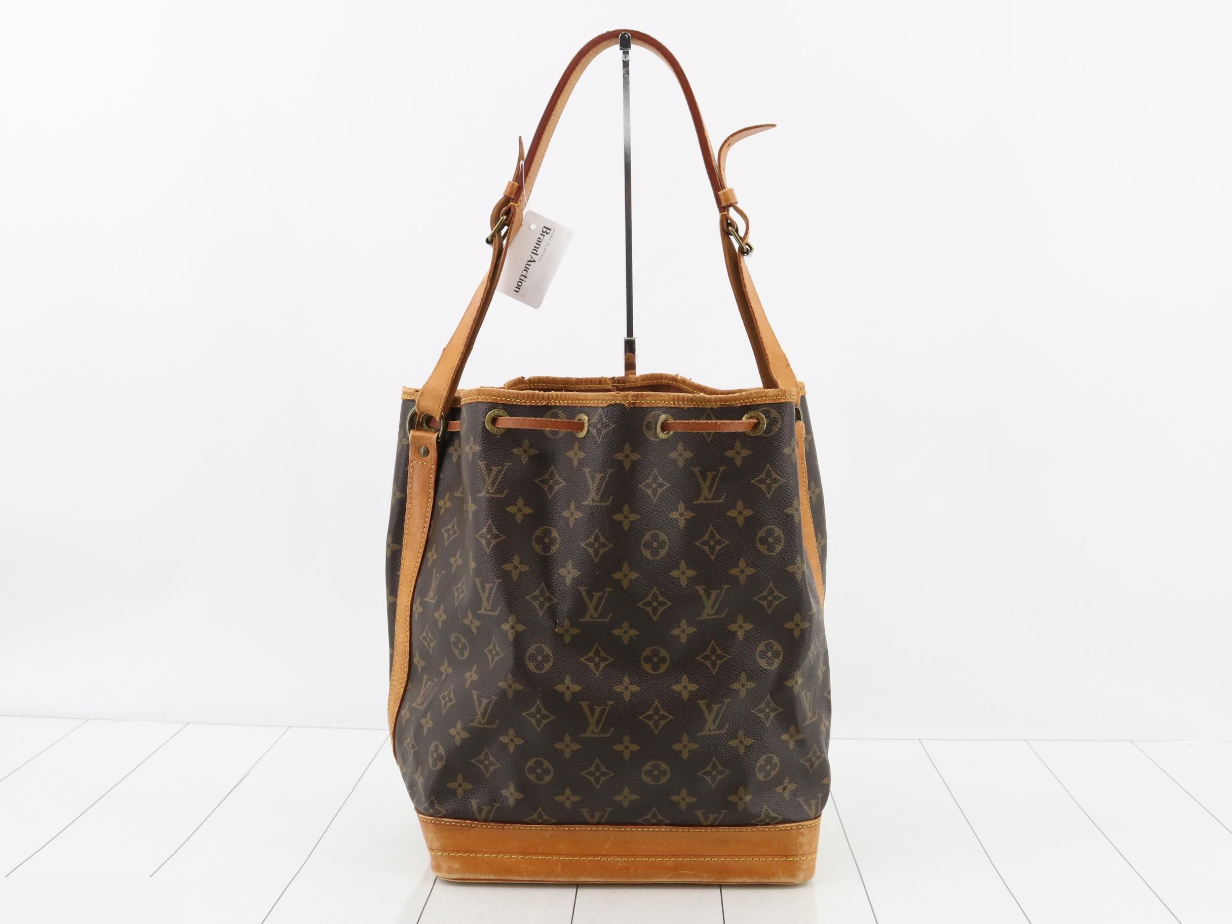 M42224 Noe Shoulder Bag — view 2