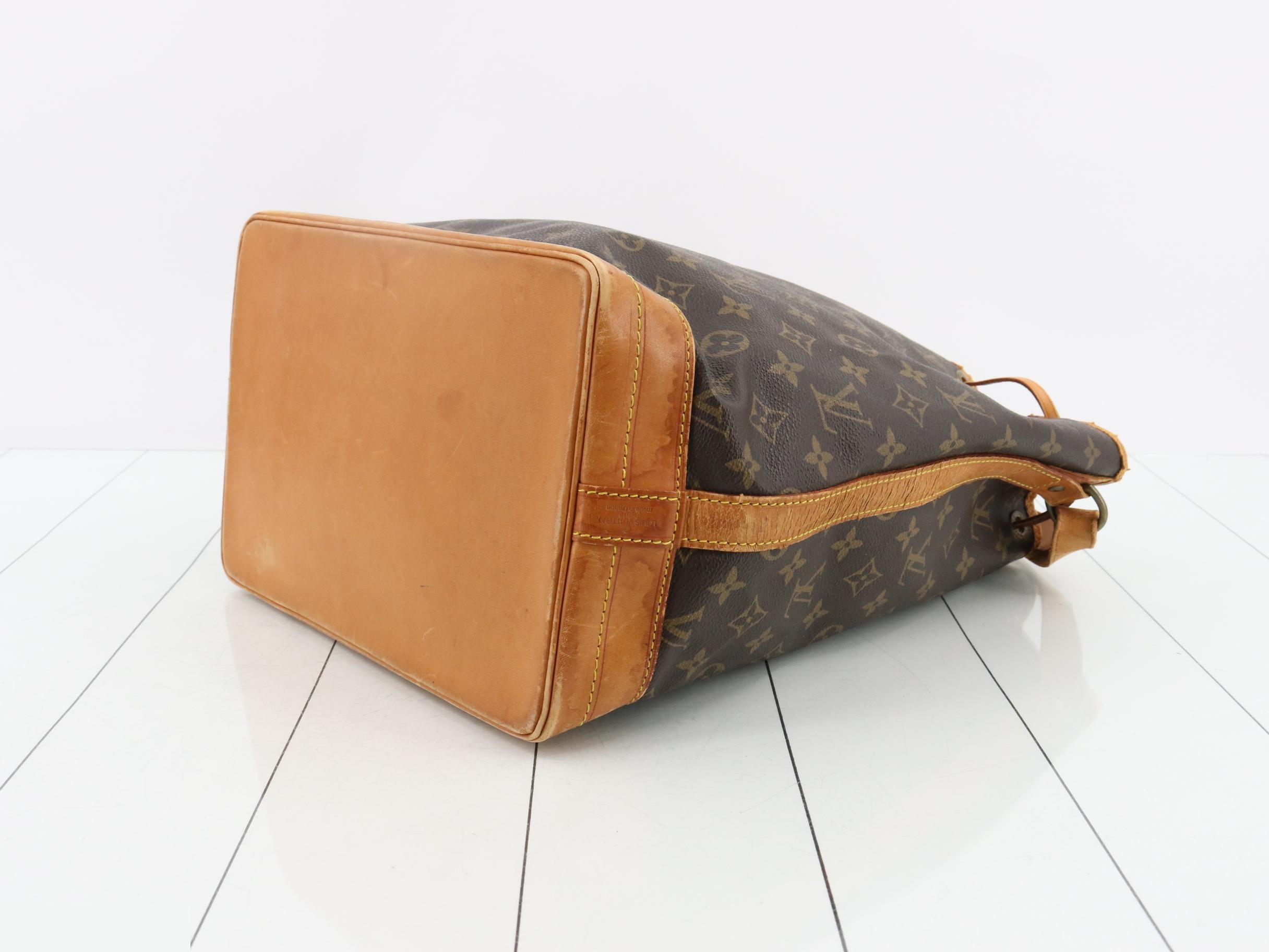 M42224 Noe Shoulder Bag — view 6
