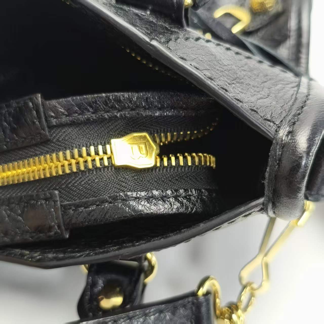 【*Shipped from: China*】BALENCIAGA Classic City Leather Shoulder Bag — view 10