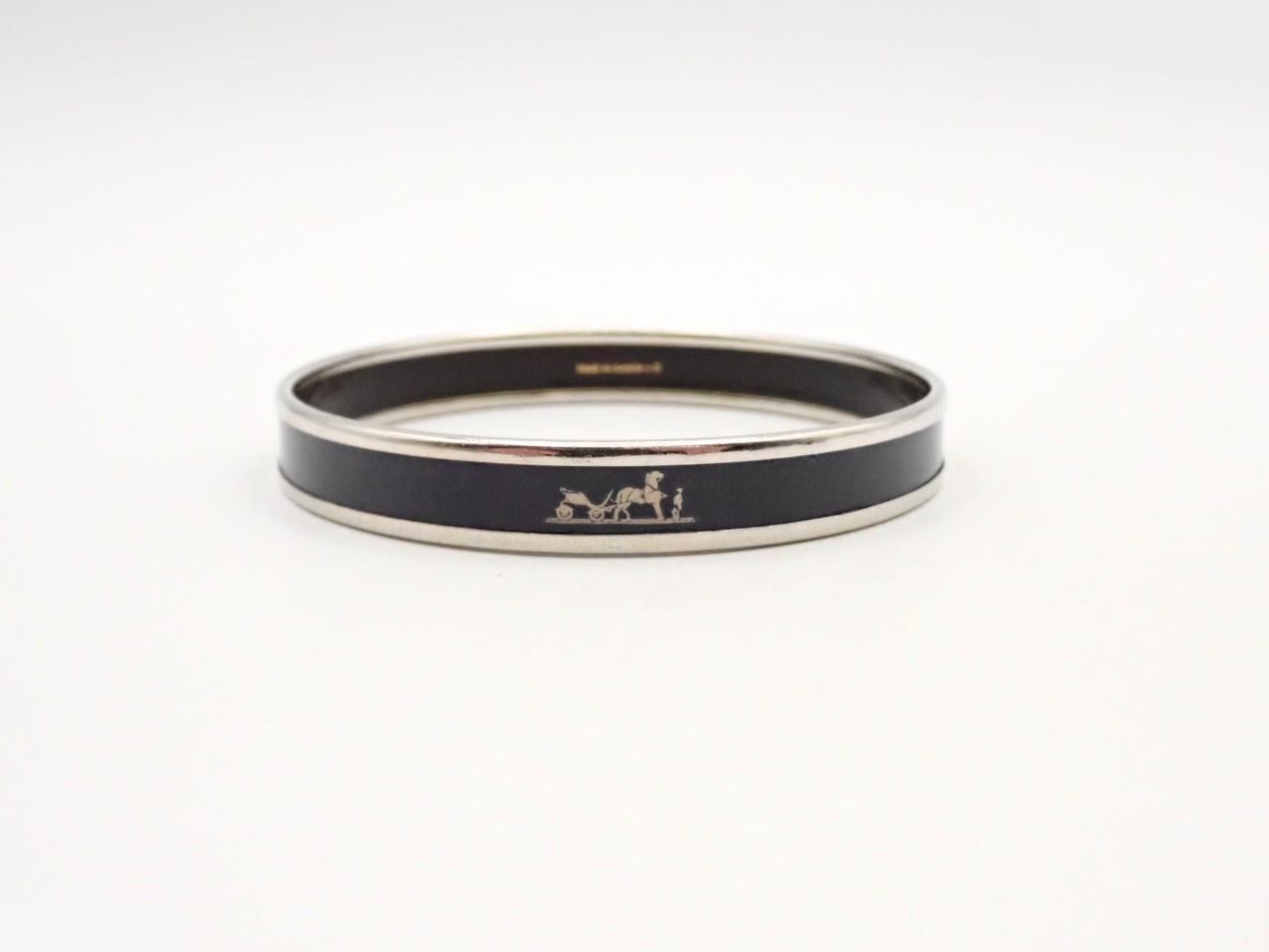 Enamel bangle, wrist circumference approximately 21.5 cm