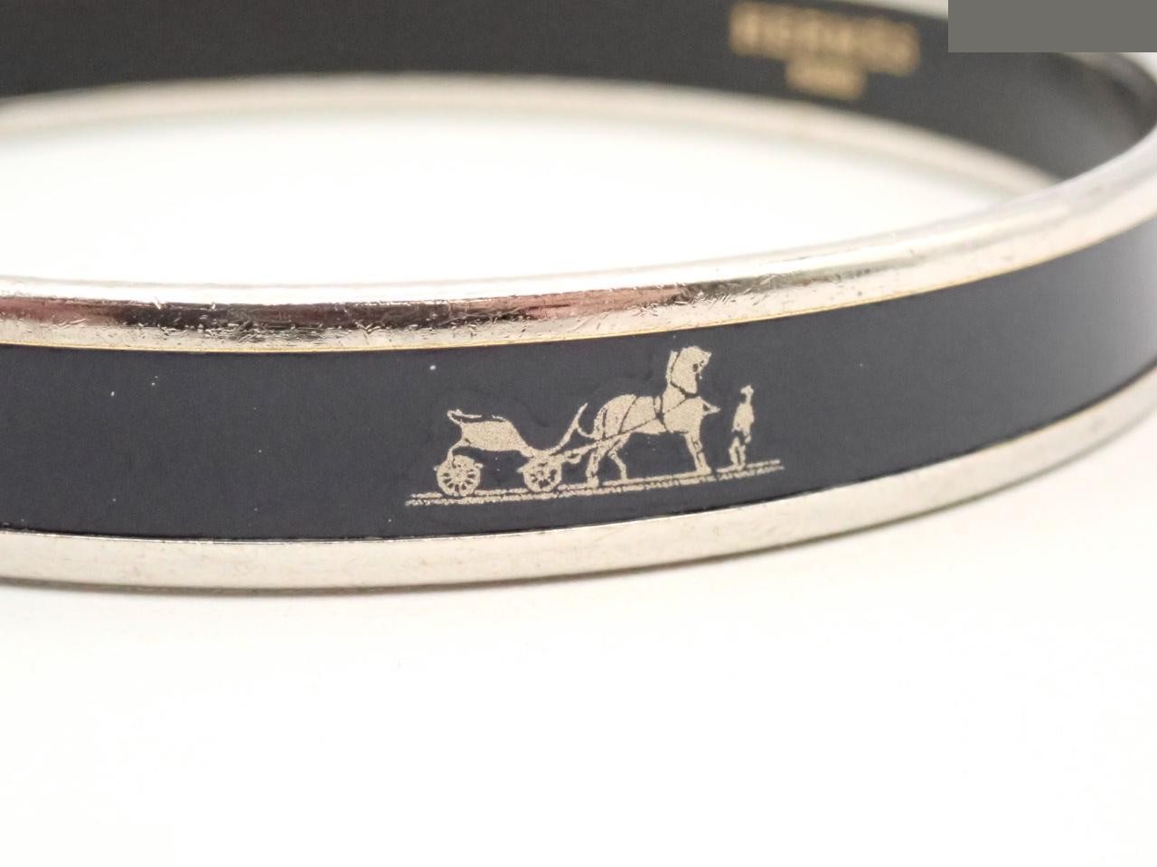 Enamel bangle, wrist circumference approximately 21.5 cm — view 3