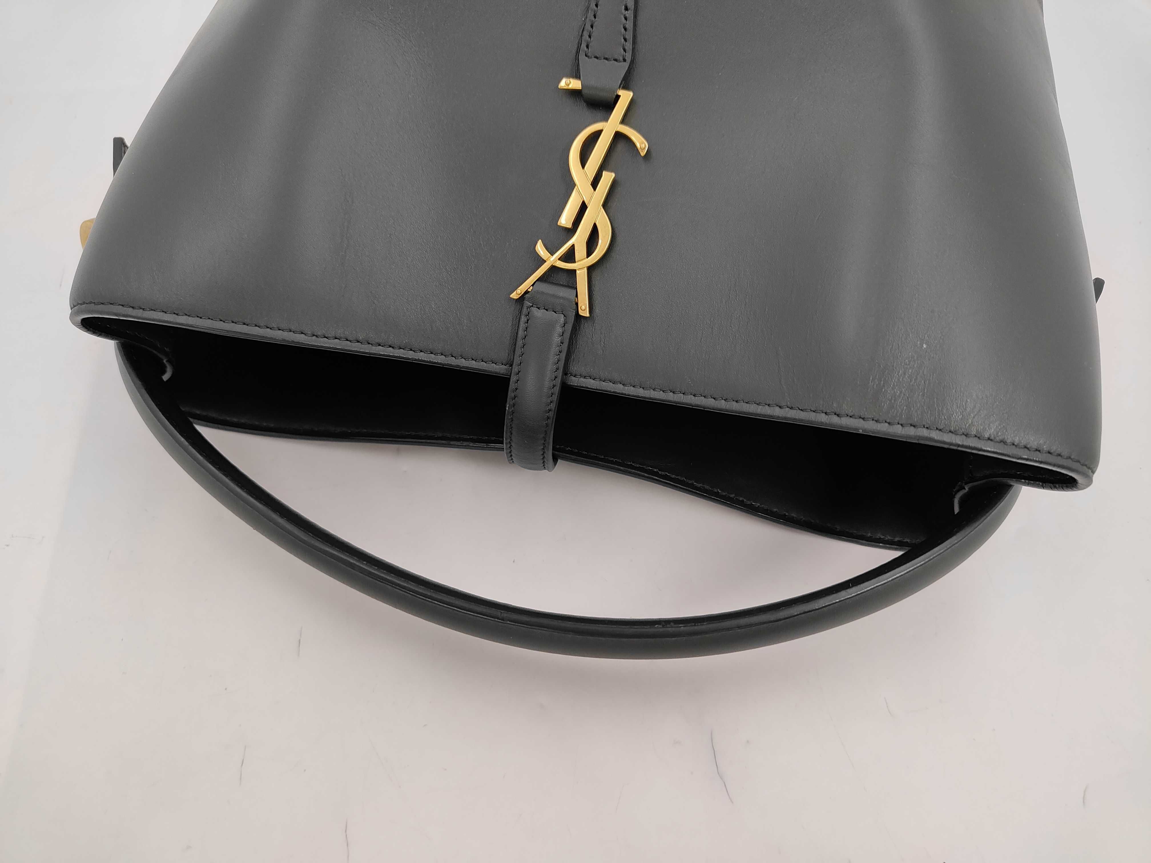 LE37 Dark Green Calf Leather Shoulder Bag with Gold Hardware — view 5