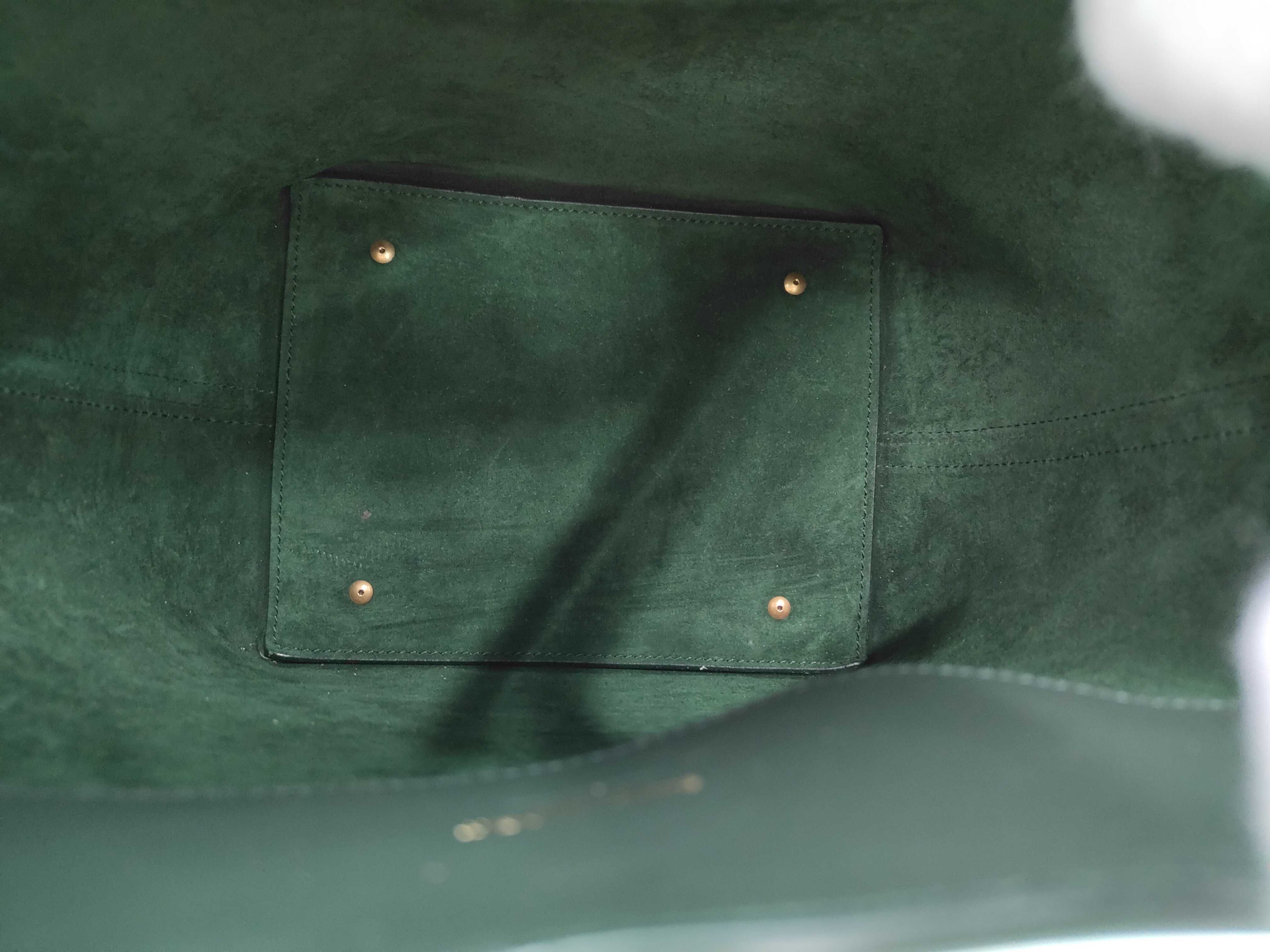 LE37 Dark Green Calf Leather Shoulder Bag with Gold Hardware — view 8
