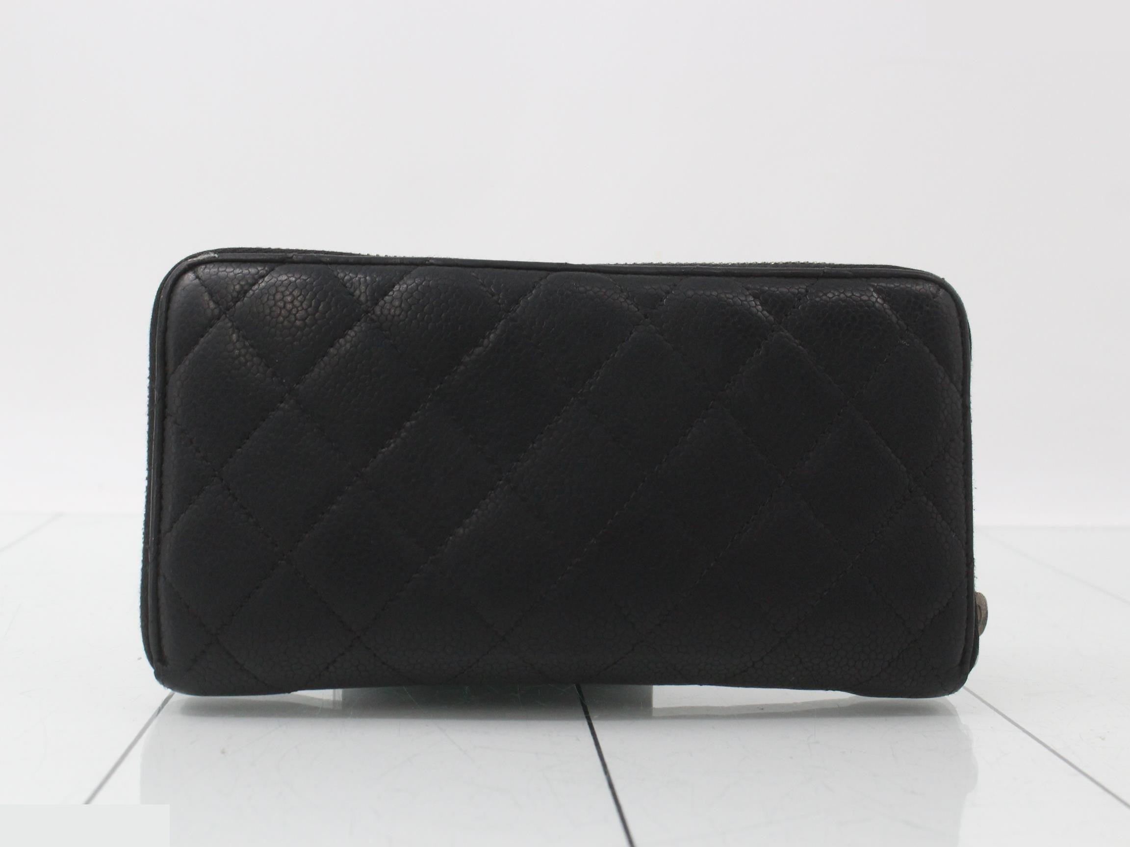 caviar leather wallet with Coco Mark, round zipper closure. — view 2