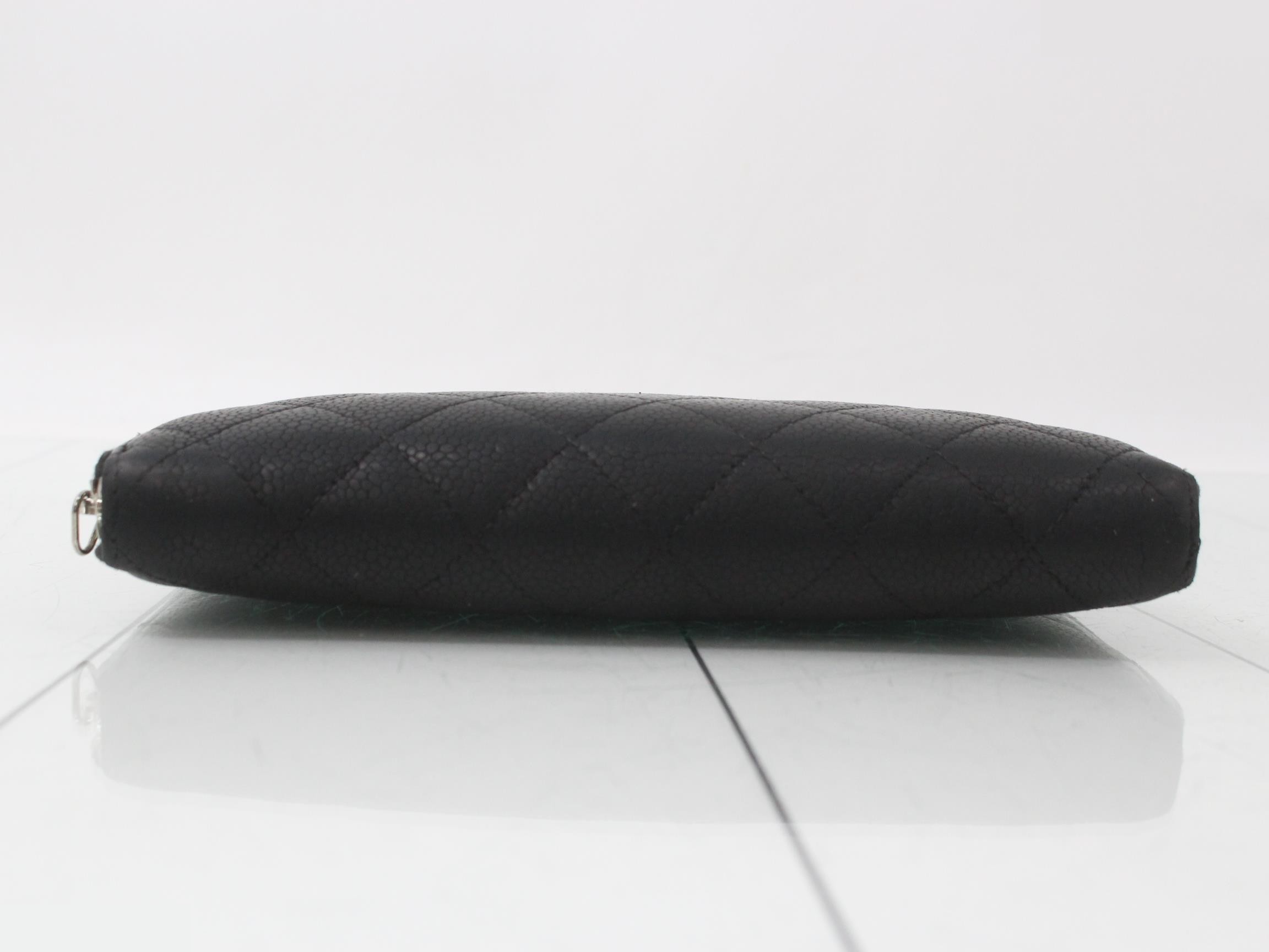 caviar leather wallet with Coco Mark, round zipper closure. — view 3