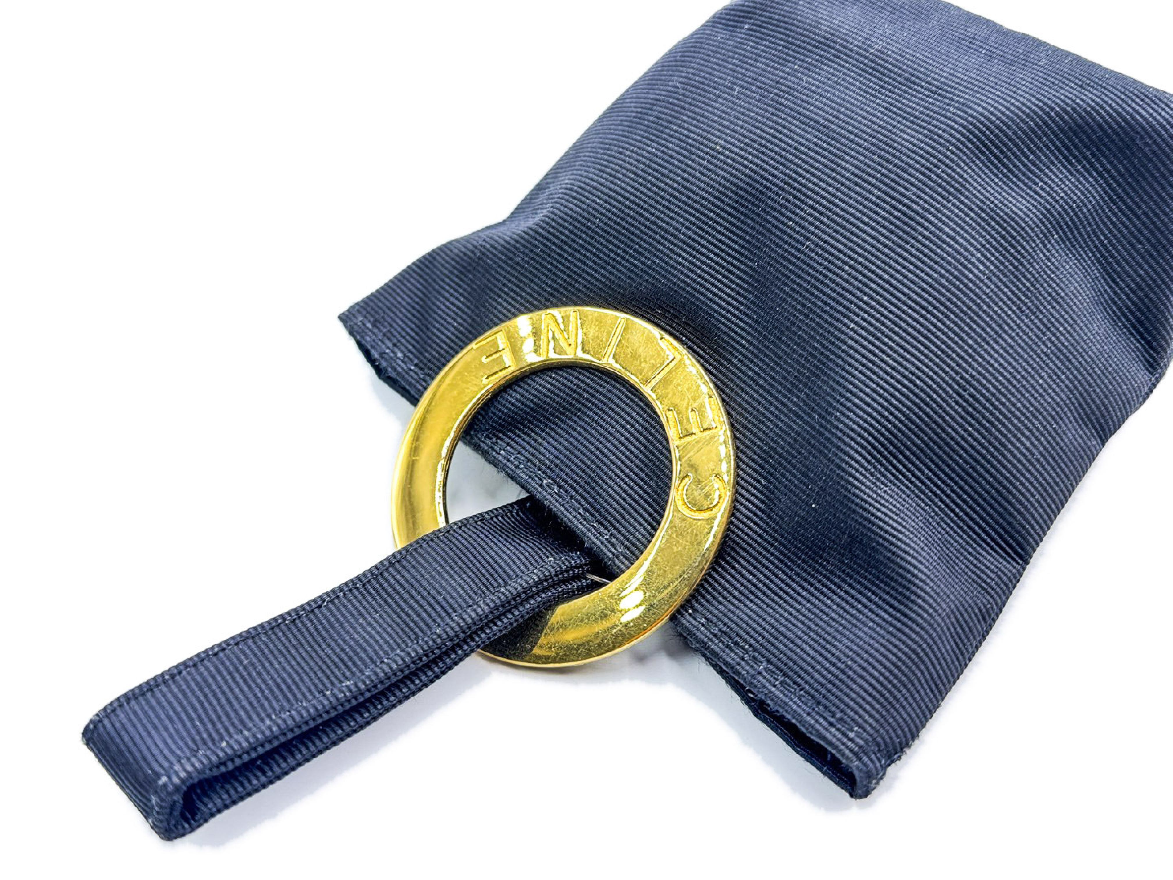 Circle clasp, gold hardware, black pouch — view 3