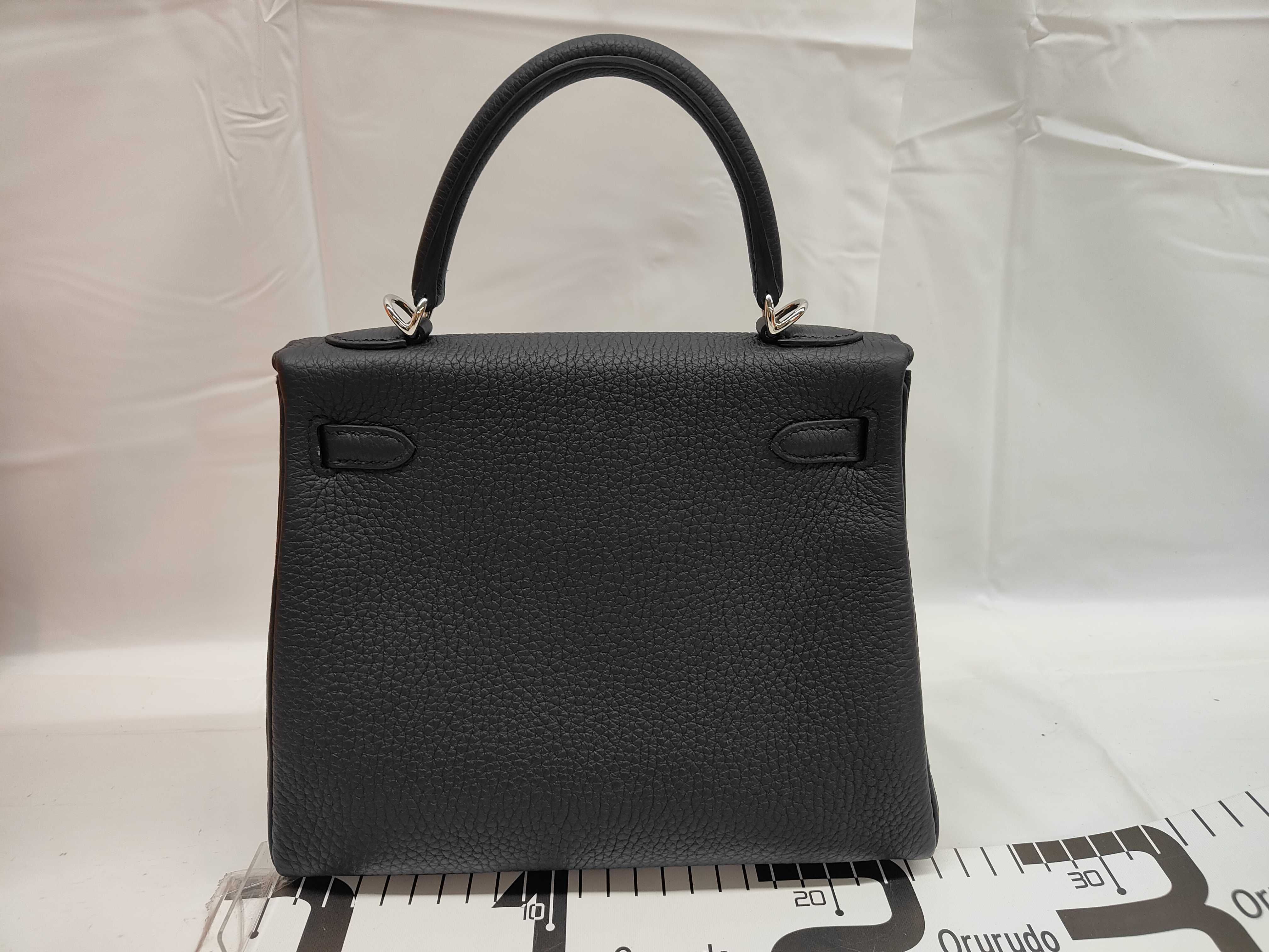 Kelly 25 Togo Black Silver Hardware G Stamp Handbag — view 2