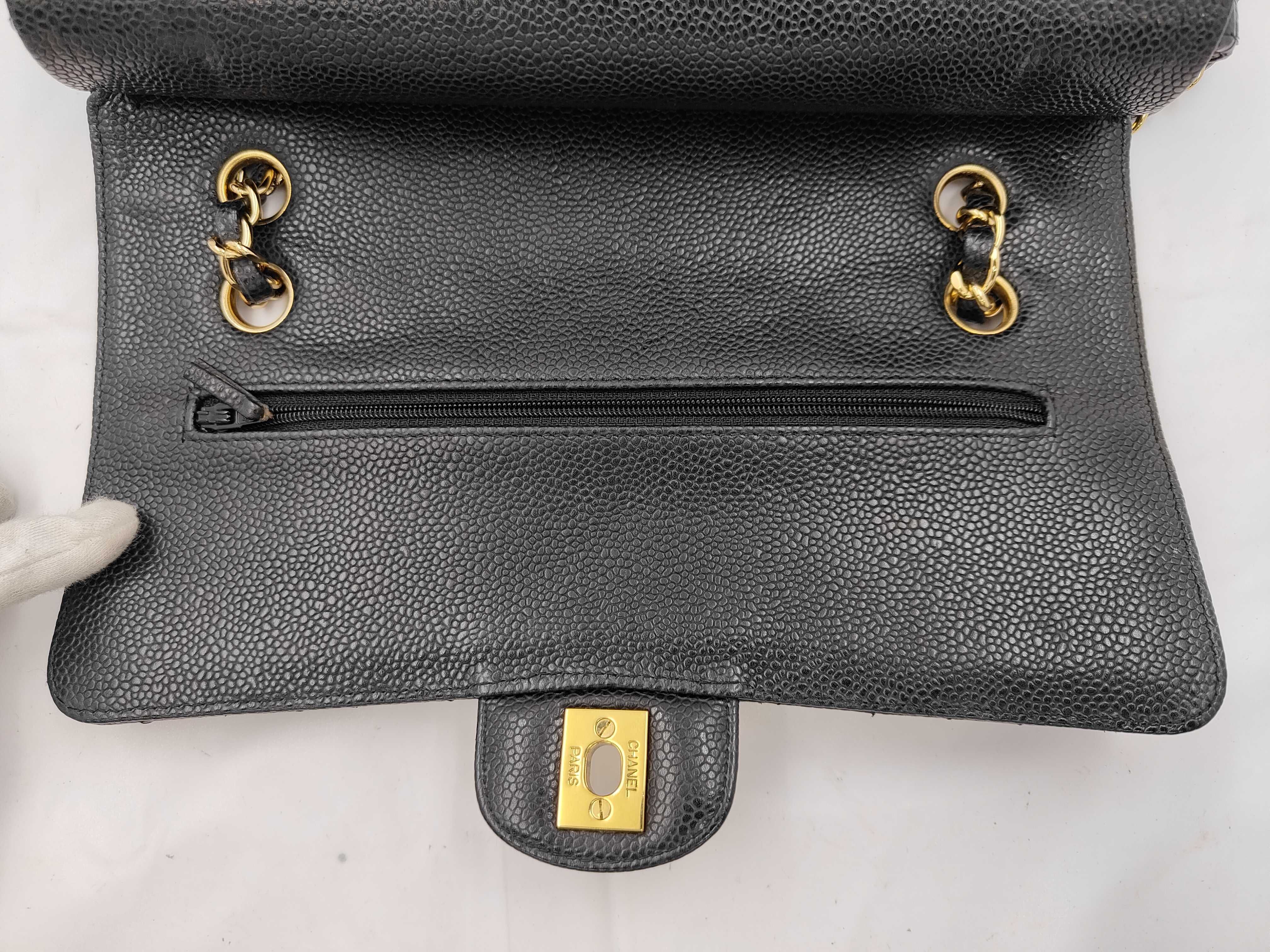 Matelassé Double Flap 25 Caviar Leather Gold Hardware Serial Number 12 Card Seal Shoulder Bag — view 5