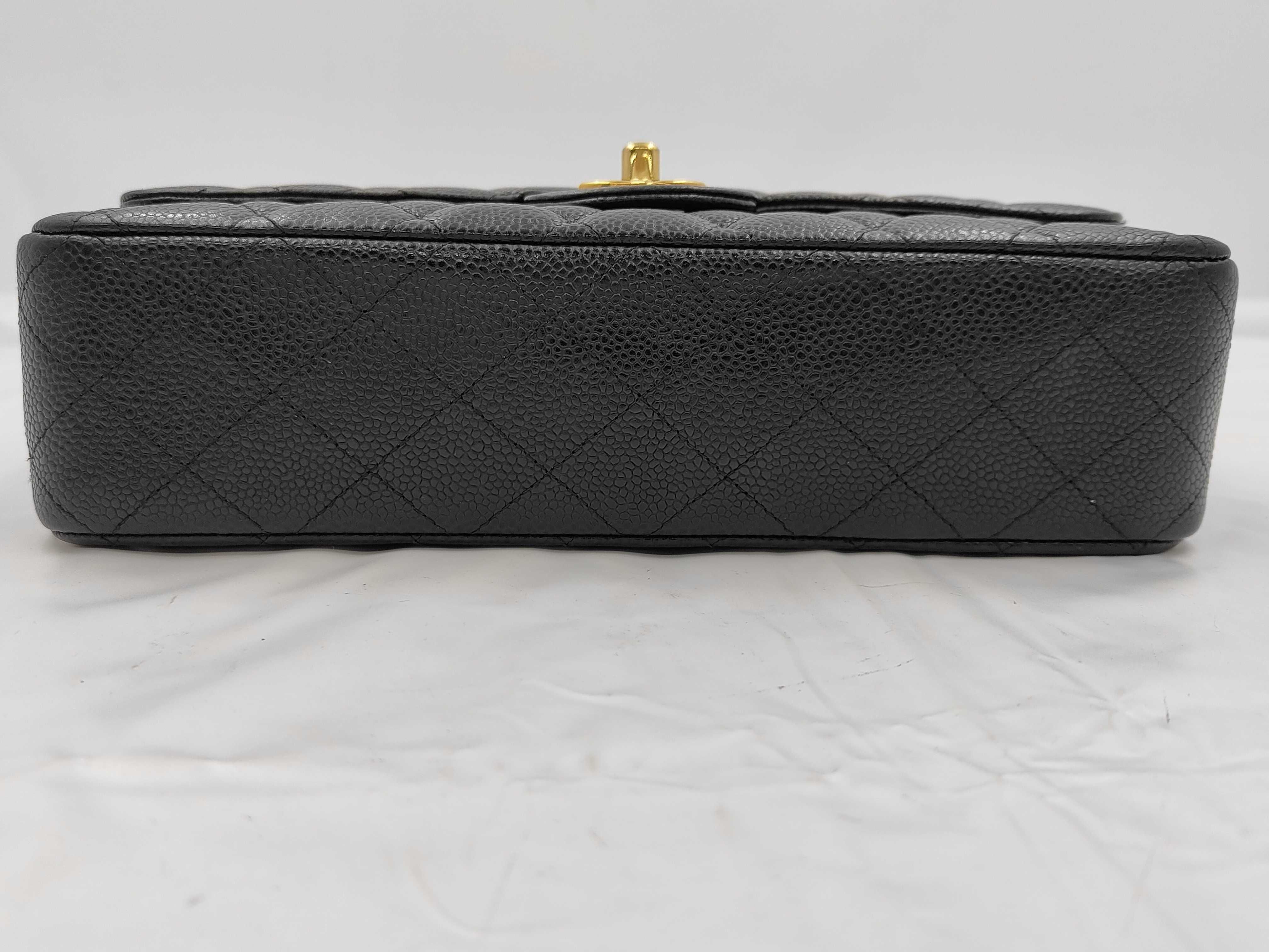 Matelassé Double Flap 25 Caviar Leather Gold Hardware Serial Number 12 Card Seal Shoulder Bag — view 8