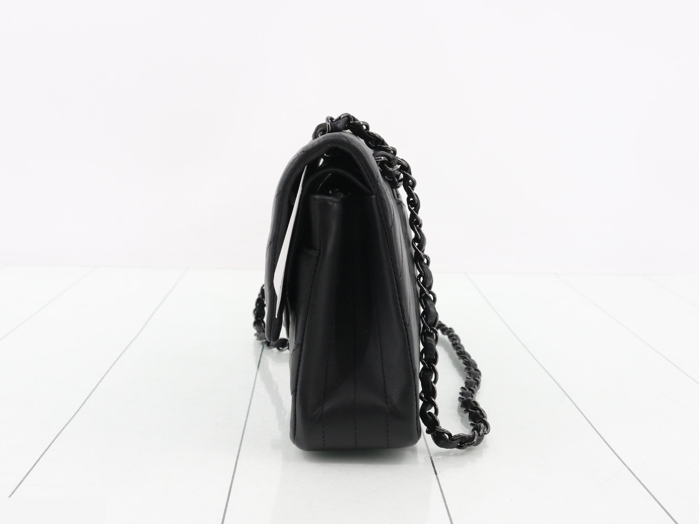 V-stitch leather double flap double chain shoulder bag, black — view 3