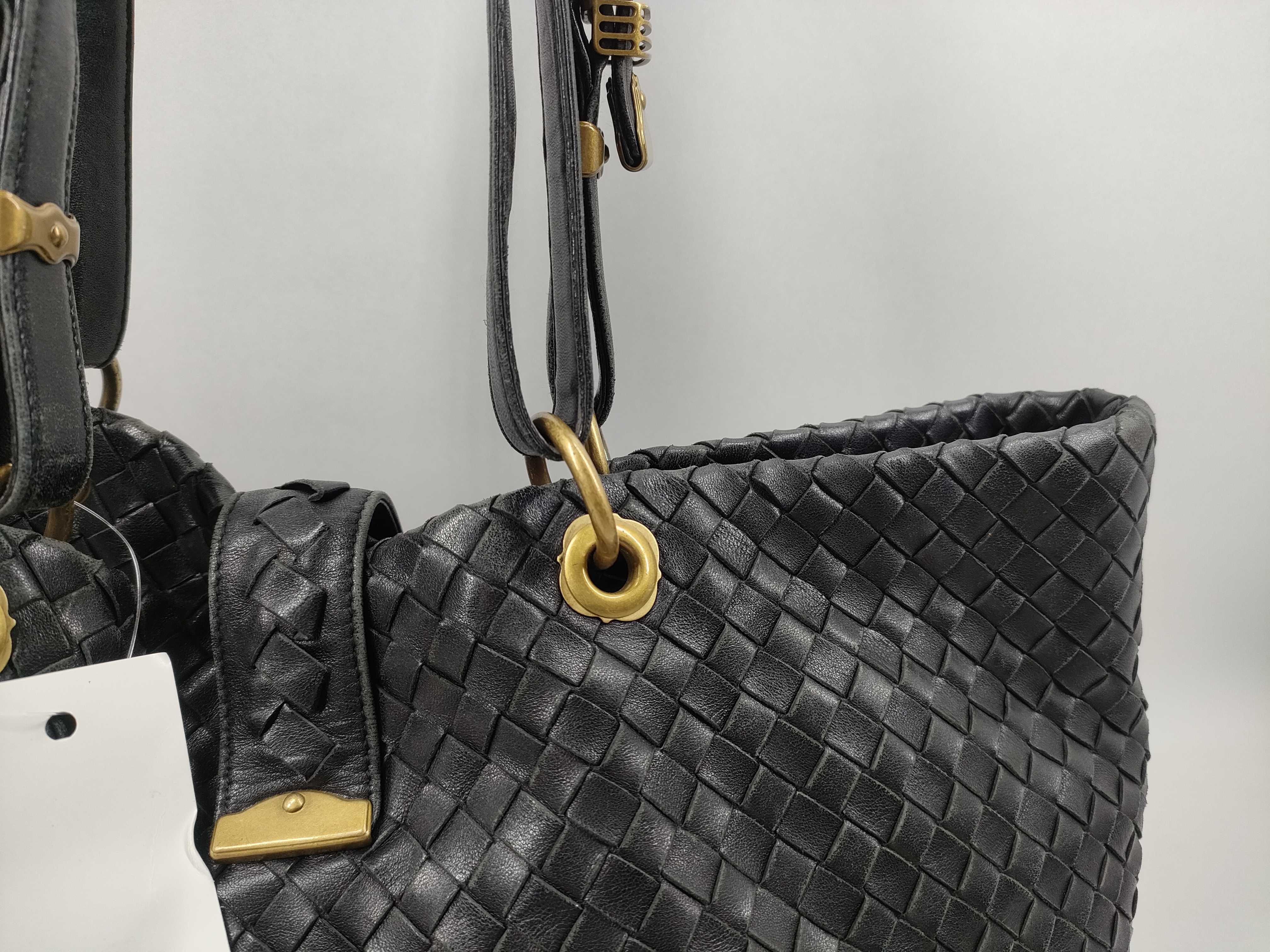 Intrecciato Leather Tote Bag, Black, 162197, Tote Bag with Lock — view 3