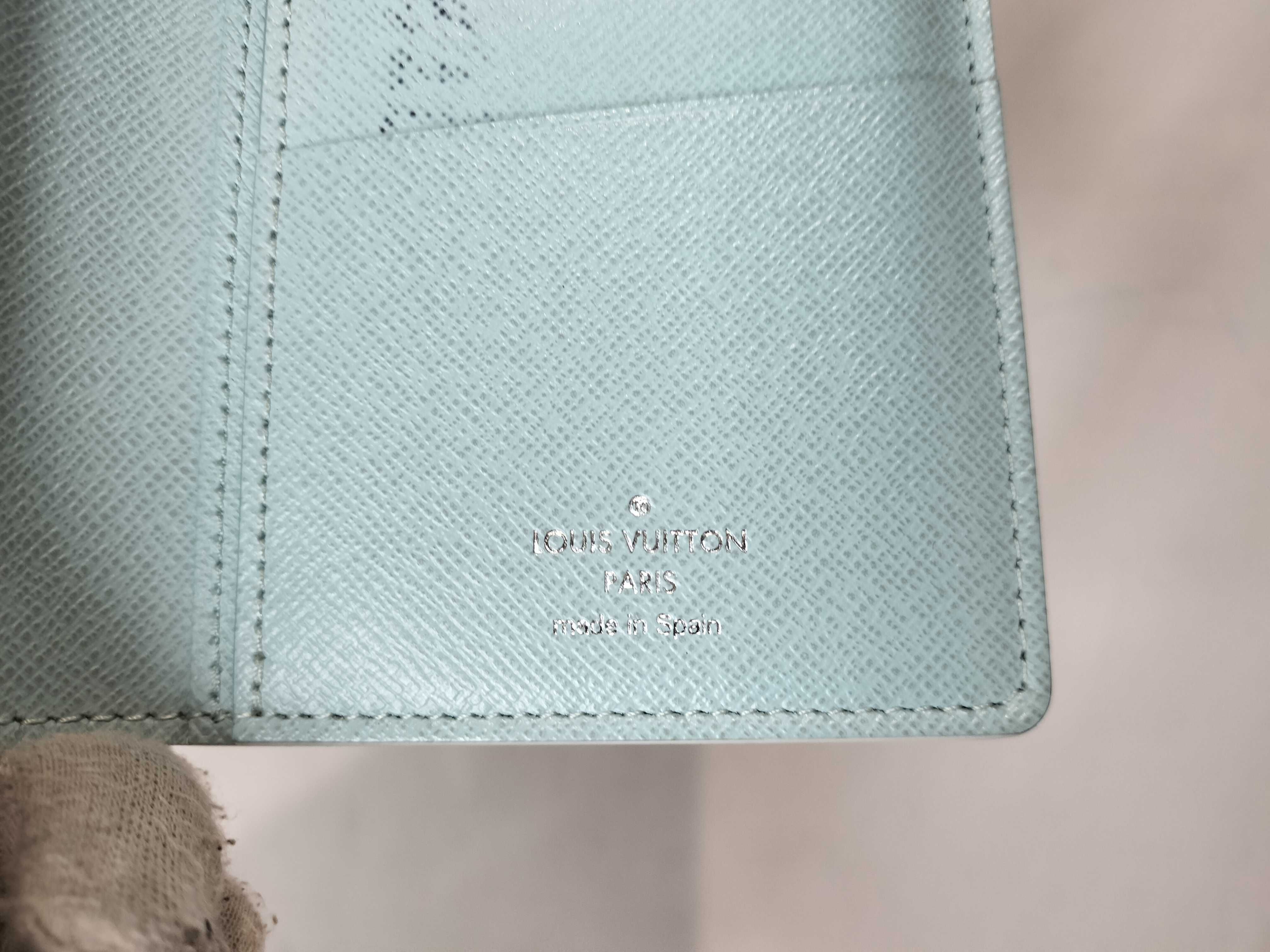 LV Wallet Portefeuille Brazza Aqua Garden M82306 Wallet — view 7