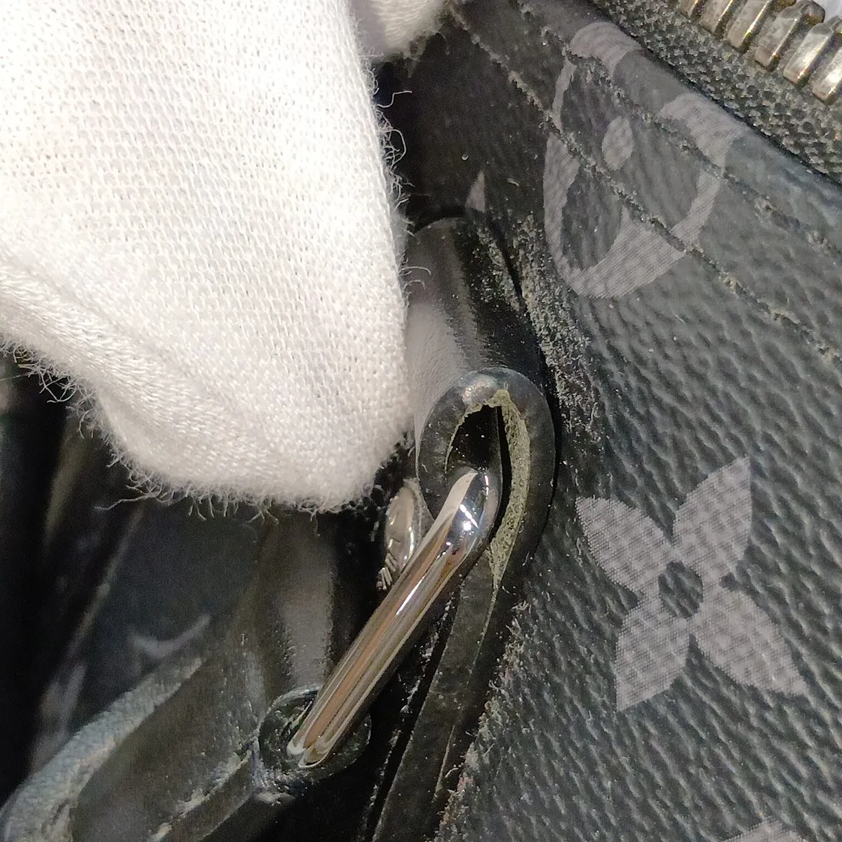 Monogram Eclipse Keepall Bandoulière 25 M46271 Black x Gray — view 14