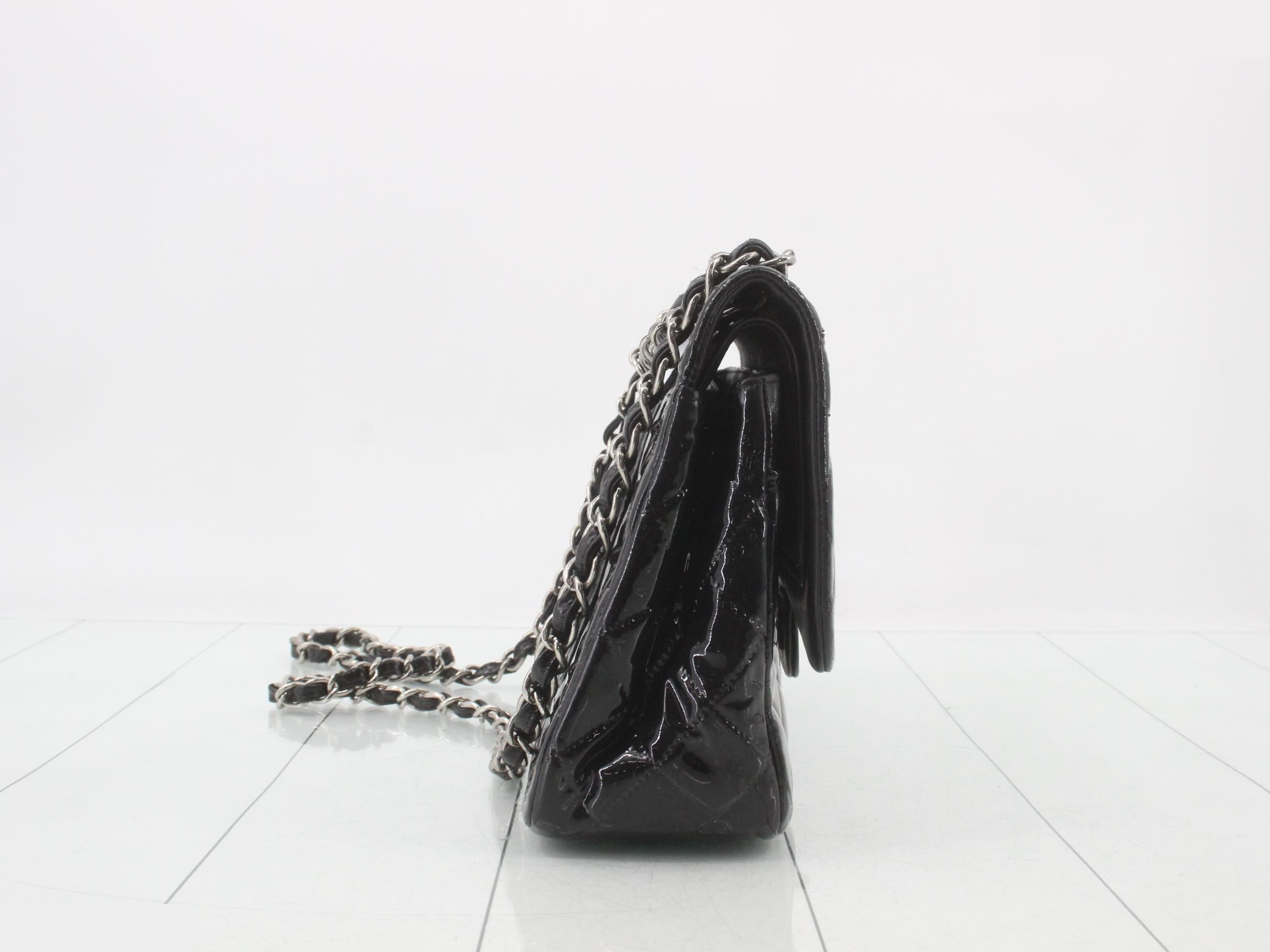 Matelassé enamel black double flap double chain shoulder bag with seal — view 4
